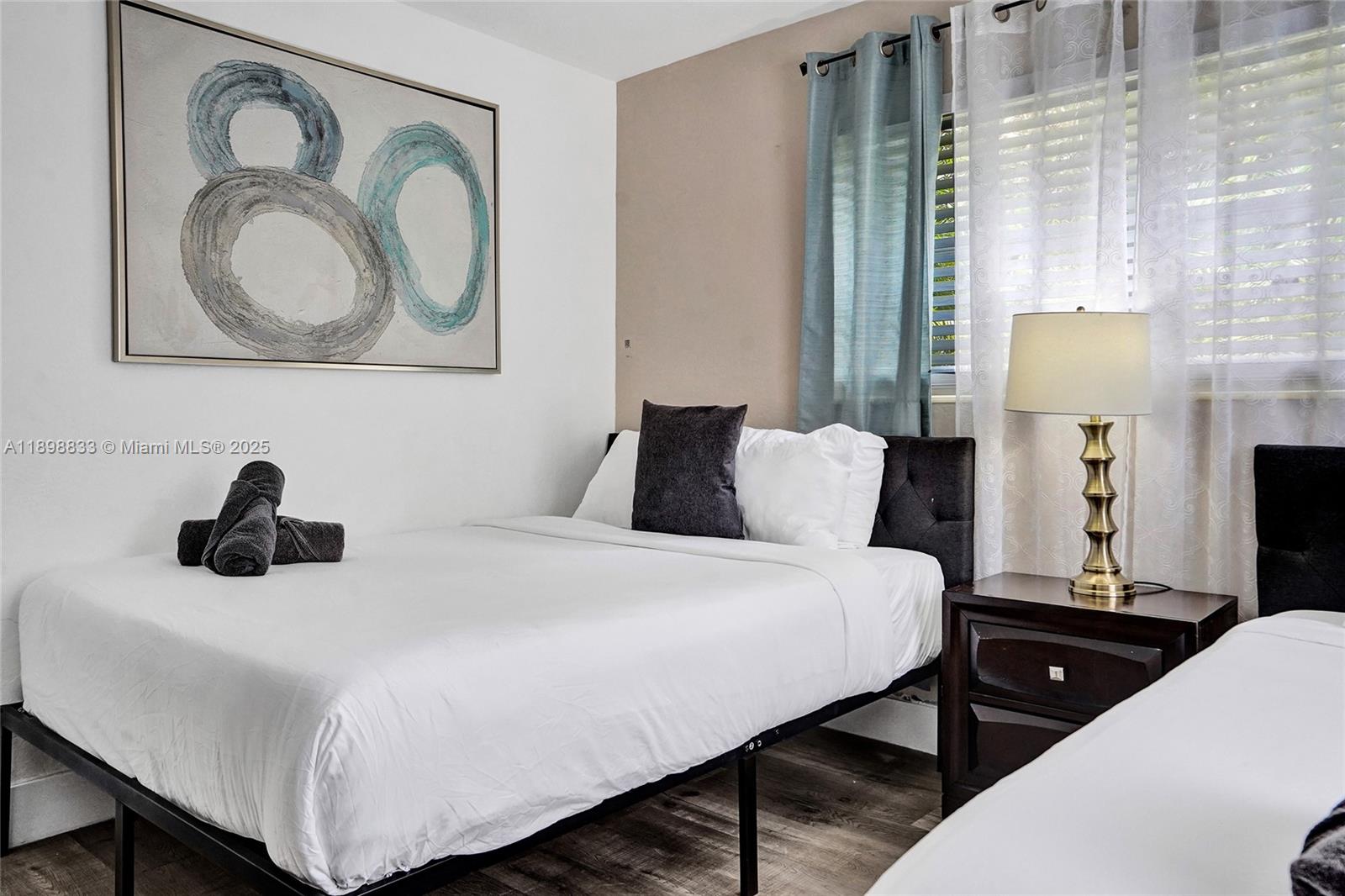 1124 NE 6th St Hallandale Beach, FL 33009