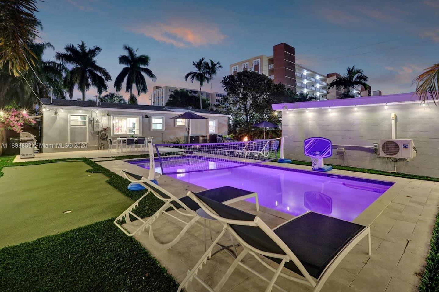 1124 NE 6th St Hallandale Beach, FL 33009