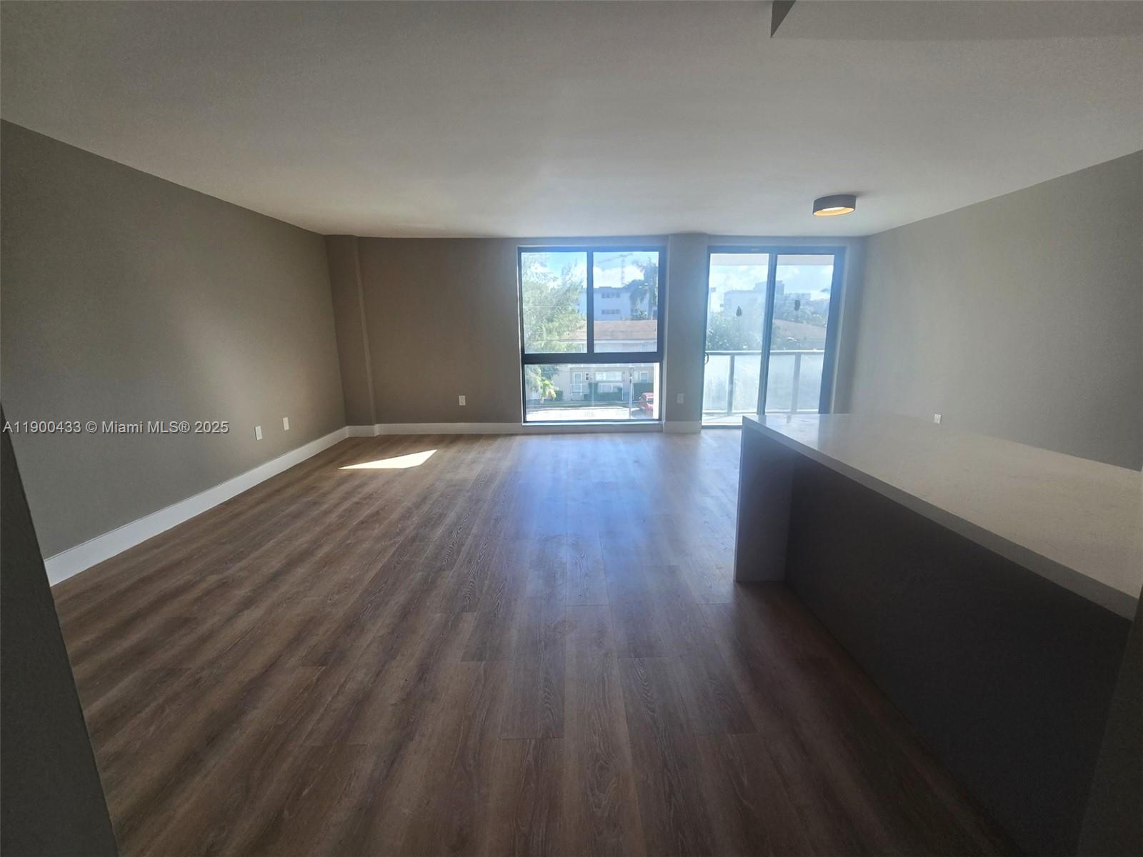 9800 W Bay Hbr Dr #305