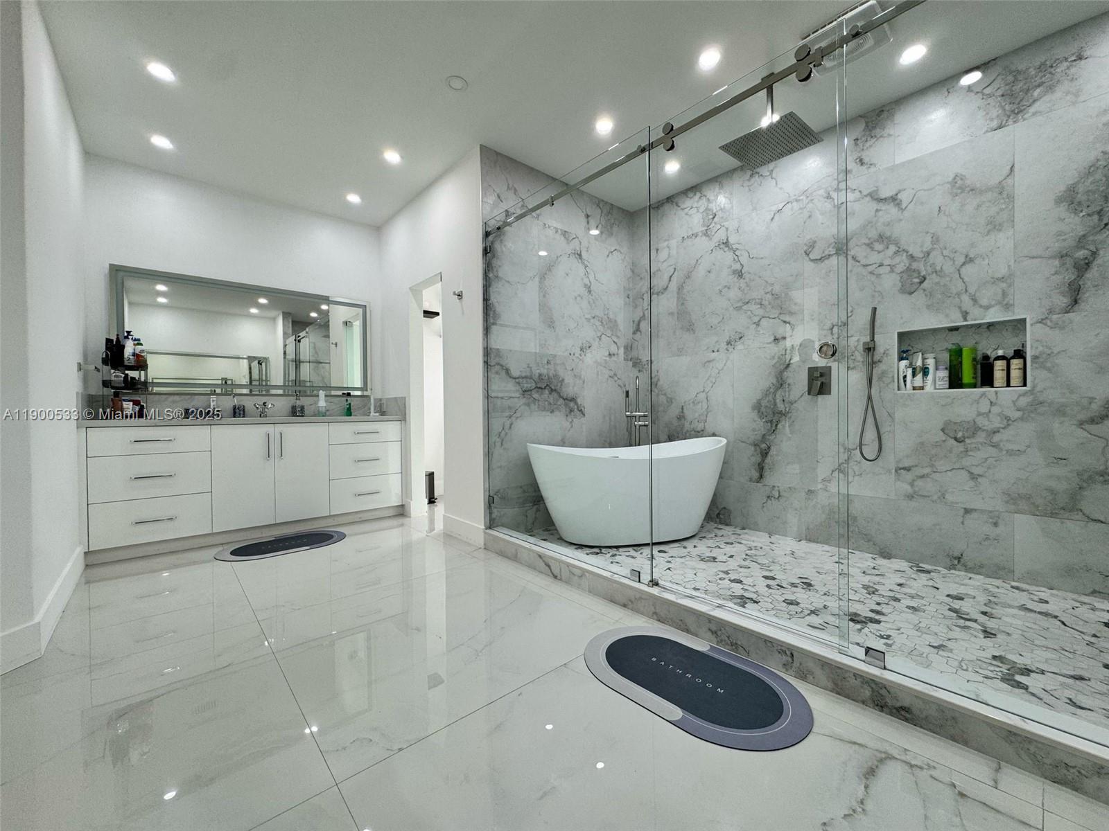 8521 NW 162nd St Miami Lakes, FL 33016