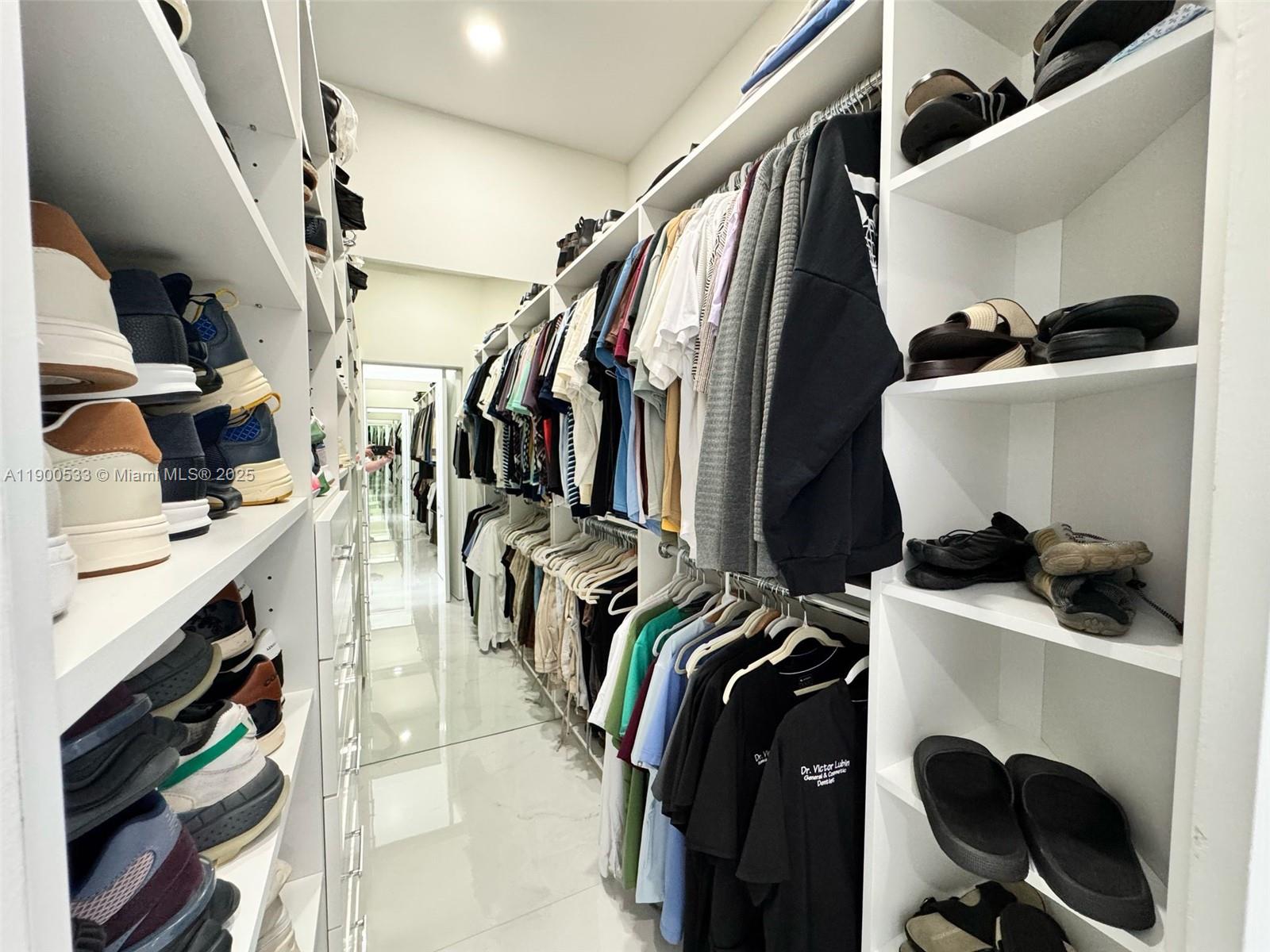 8521 NW 162nd St Miami Lakes, FL 33016