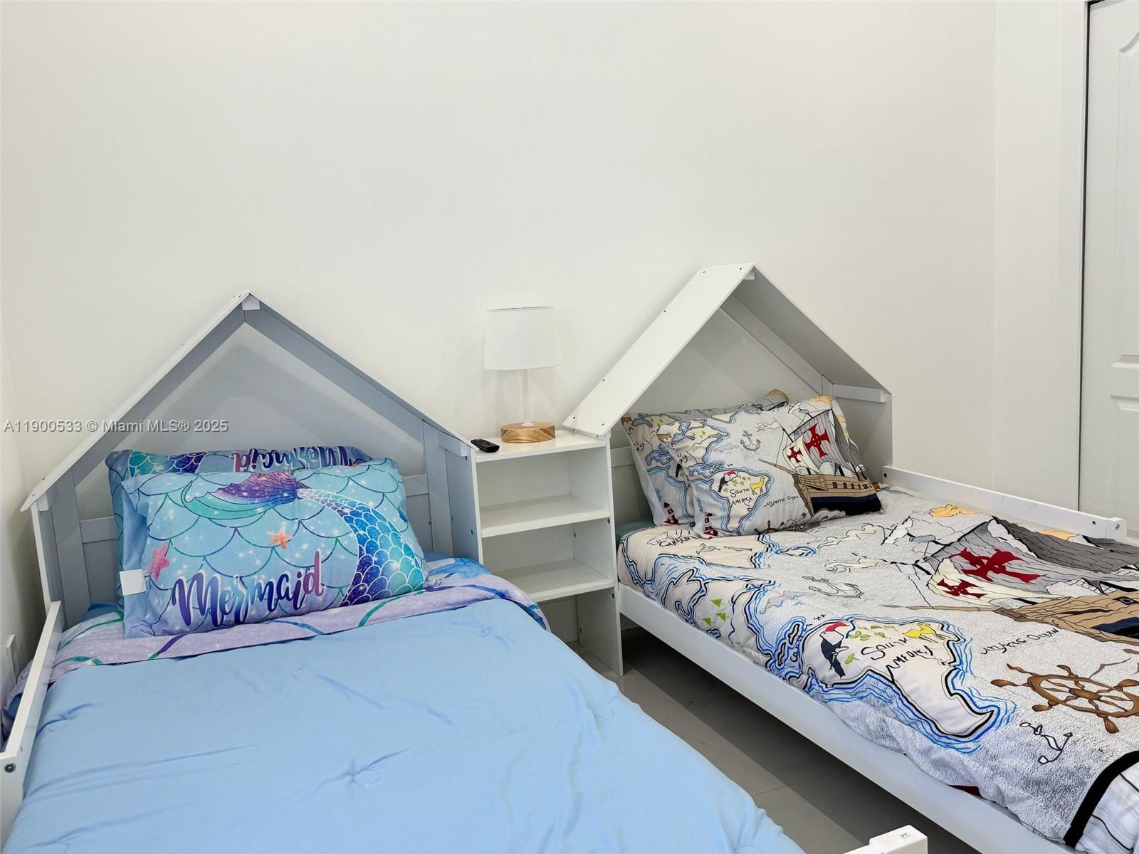 8521 NW 162nd St Miami Lakes, FL 33016