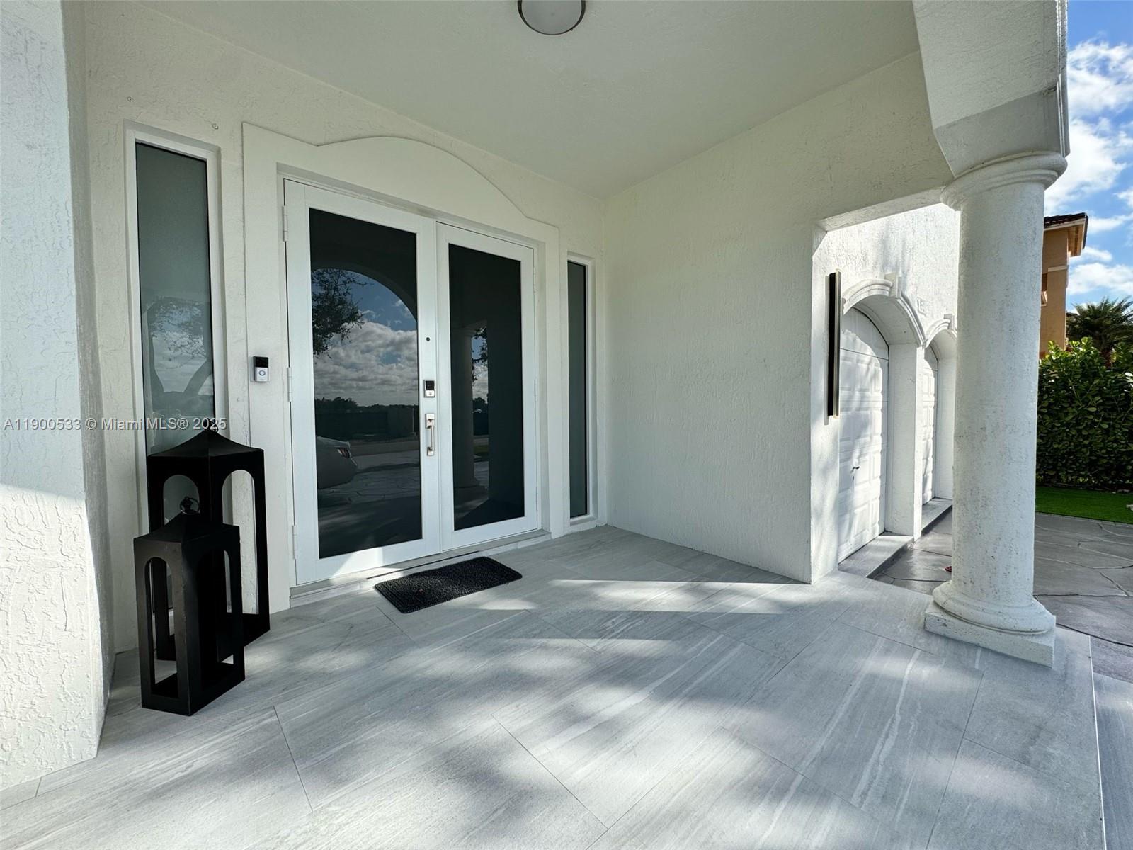 8521 NW 162nd St Miami Lakes, FL 33016