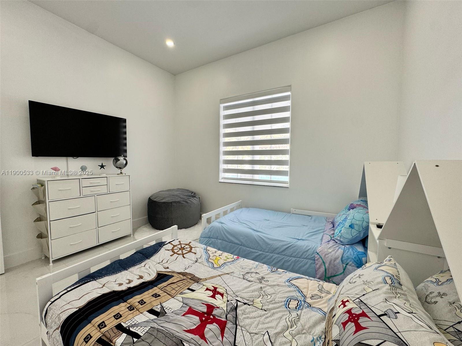 8521 NW 162nd St Miami Lakes, FL 33016