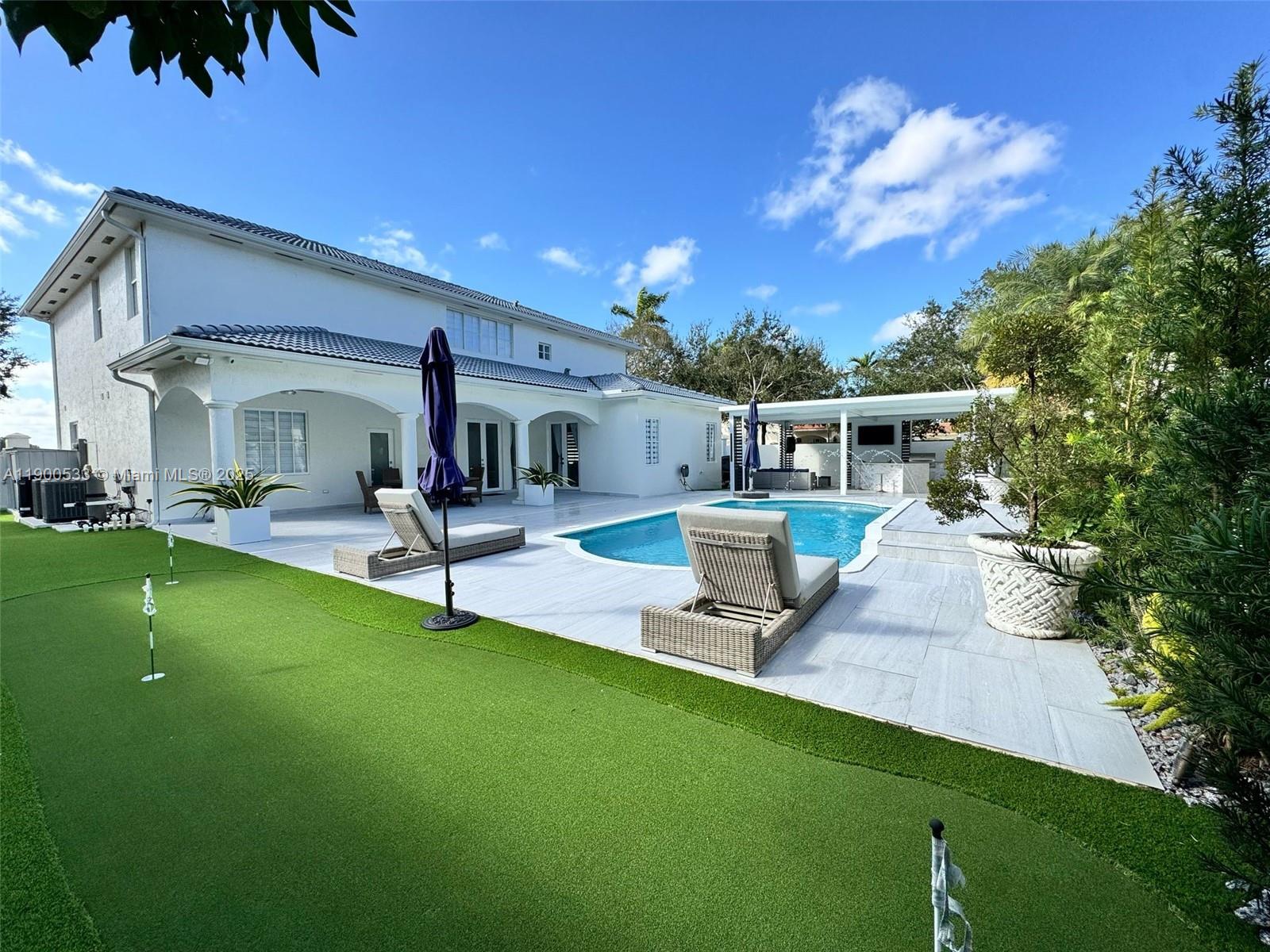 8521 NW 162nd St Miami Lakes, FL 33016