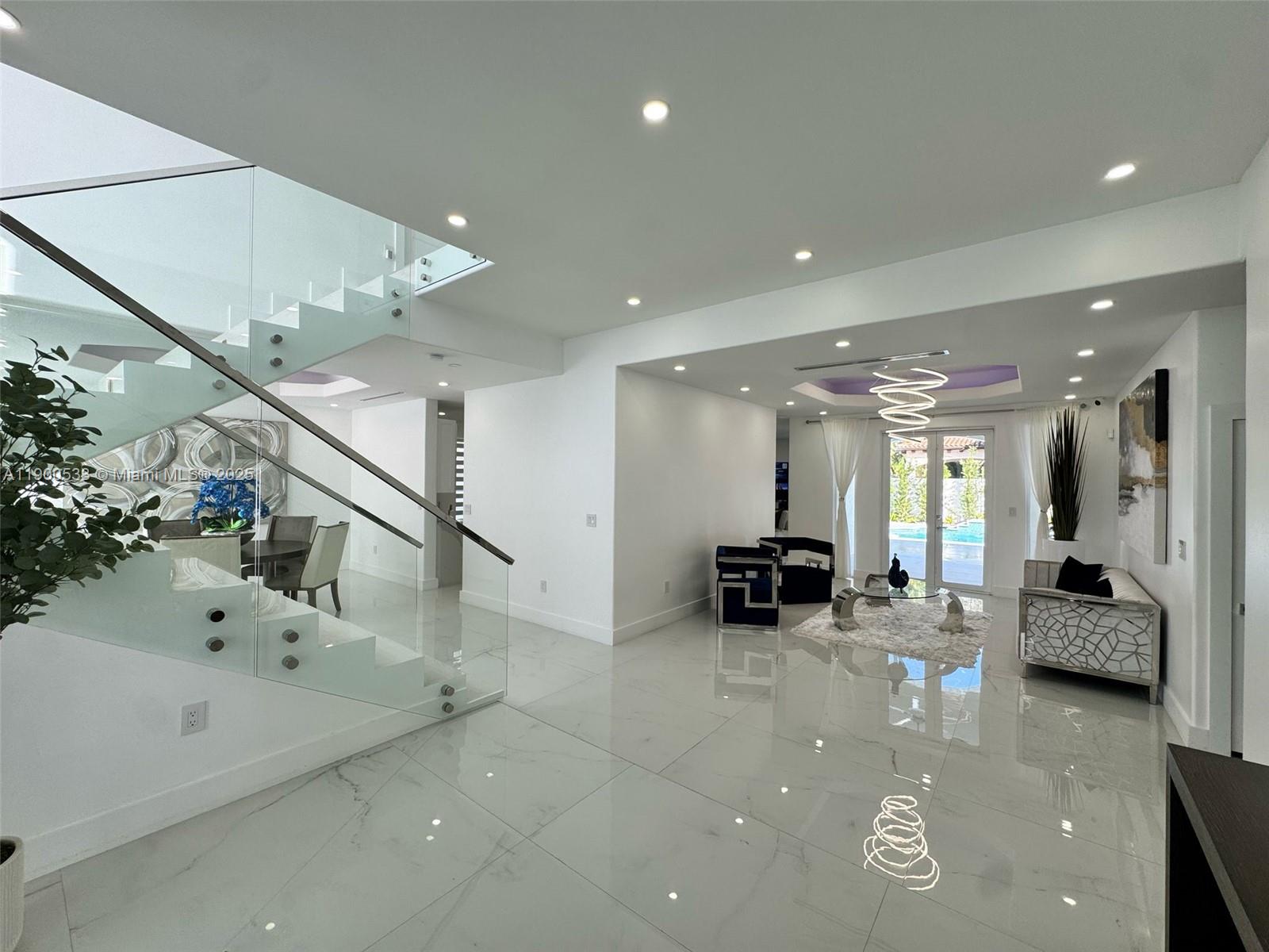 8521 NW 162nd St Miami Lakes, FL 33016