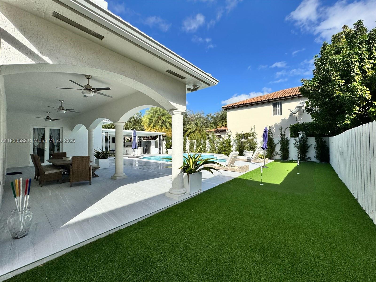 8521 NW 162nd St Miami Lakes, FL 33016