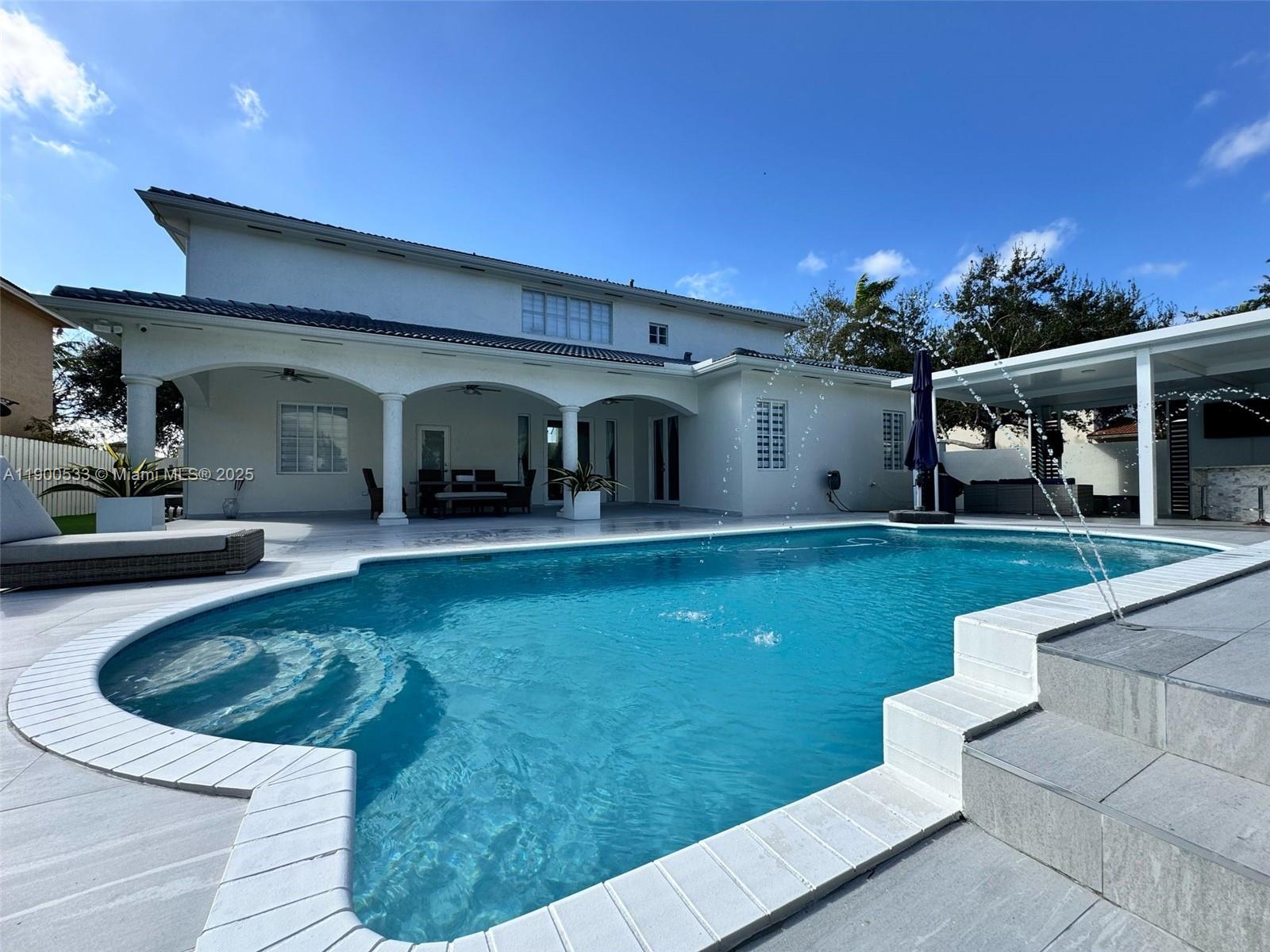 8521 NW 162nd St Miami Lakes, FL 33016