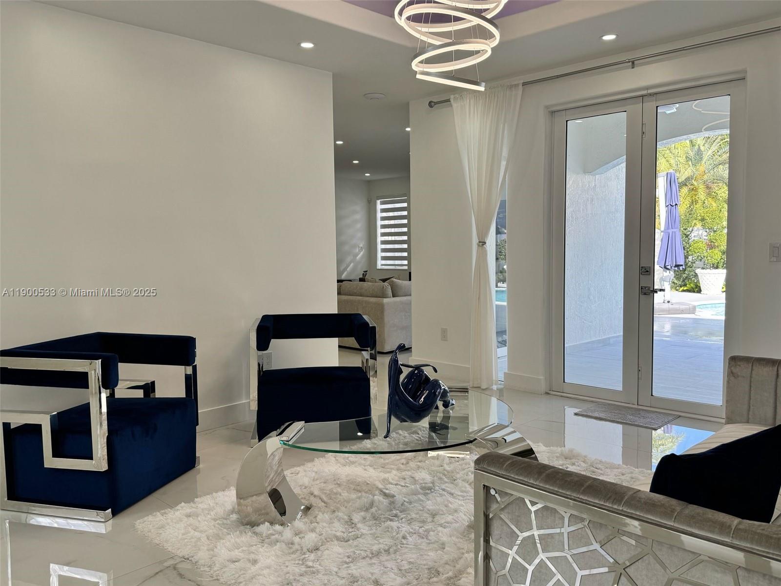 8521 NW 162nd St Miami Lakes, FL 33016