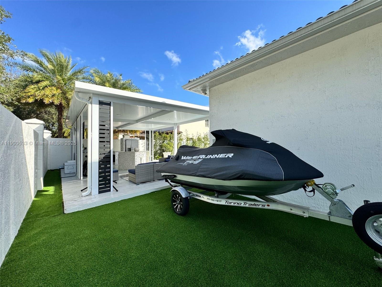 8521 NW 162nd St Miami Lakes, FL 33016