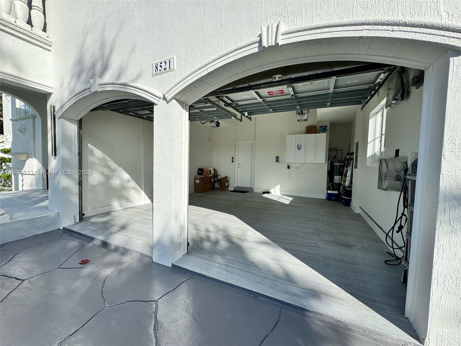 8521 NW 162nd St Miami Lakes, FL 33016