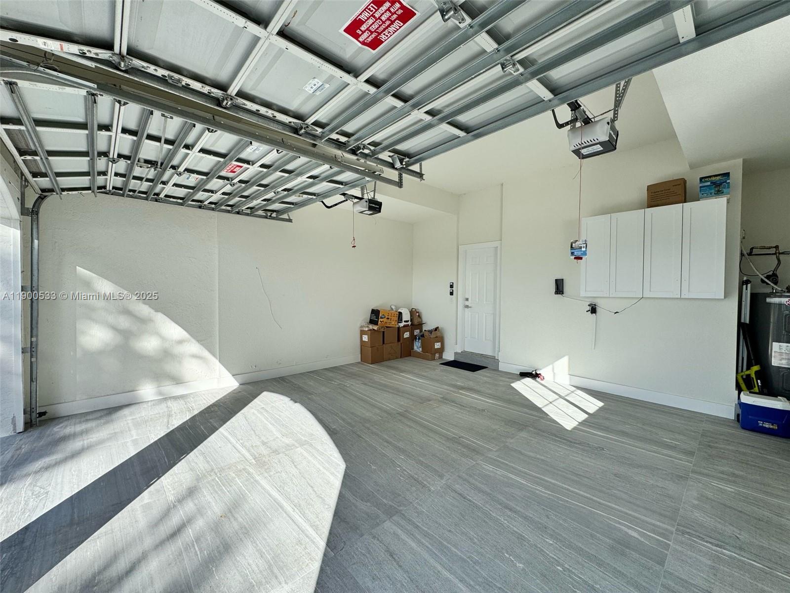 8521 NW 162nd St Miami Lakes, FL 33016