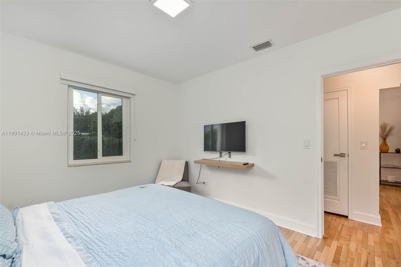 260 NE 46th St Miami, FL 33137