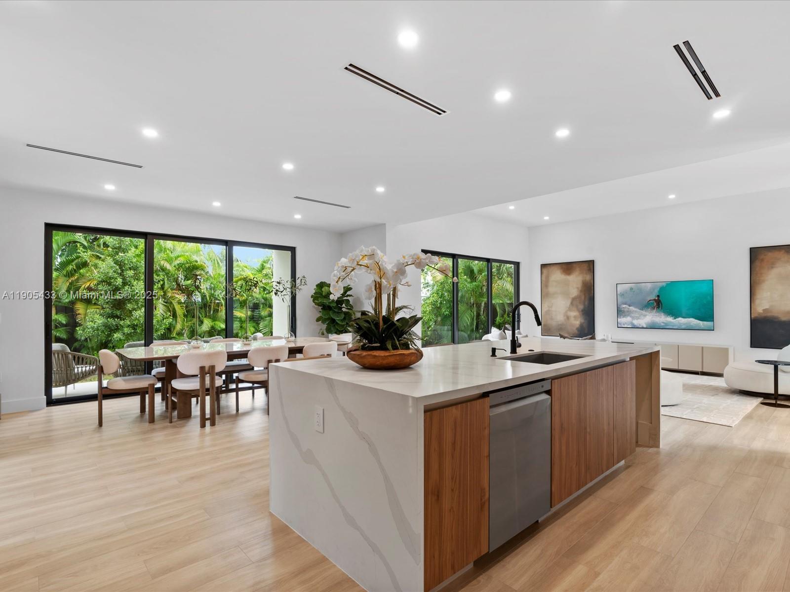 1259 SW 20th St Miami, FL 33145 1259 SW 20th St Miami, FL 33145