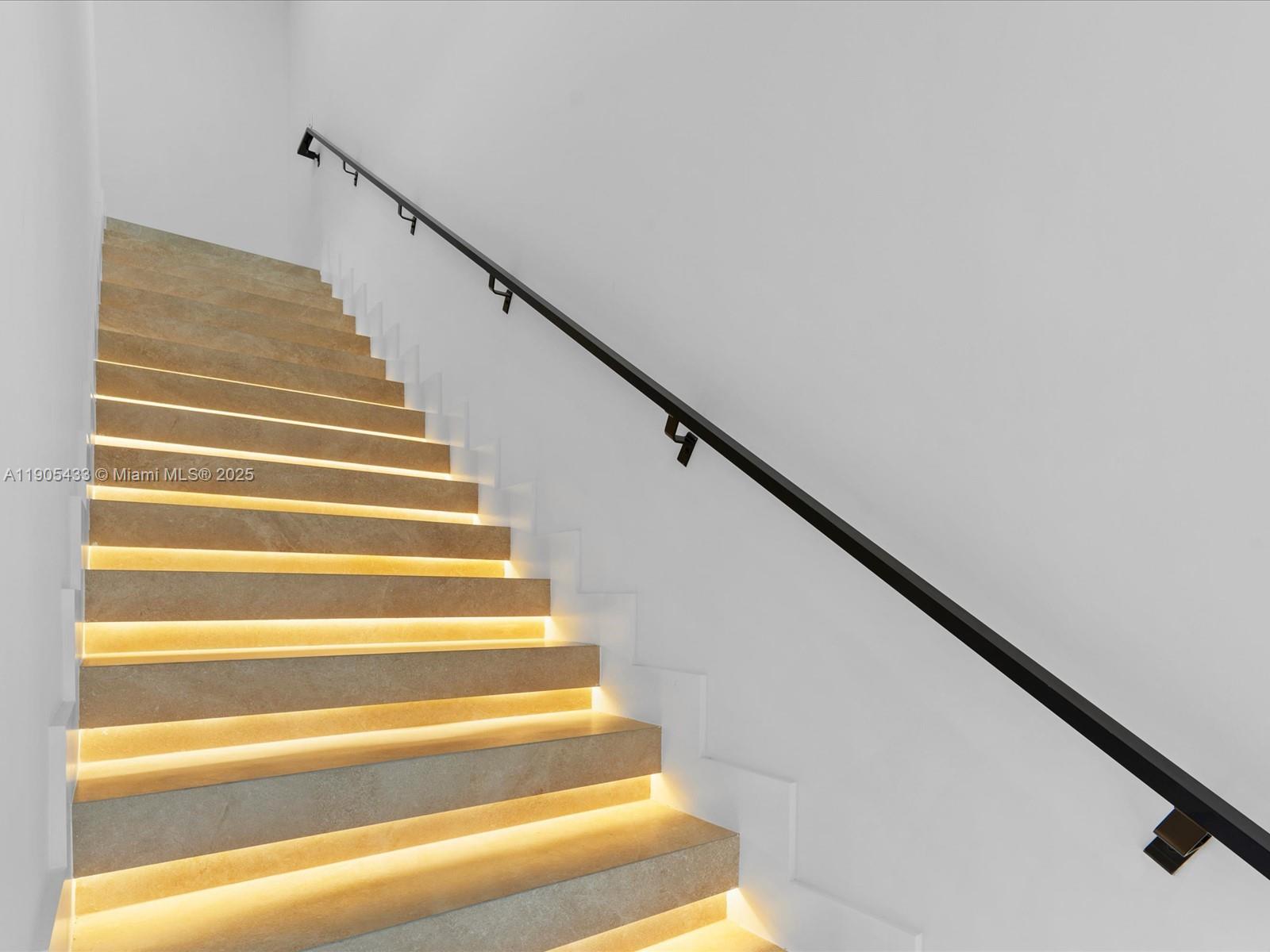 1259 SW 20th St Miami, FL 33145 1259 SW 20th St Miami, FL 33145