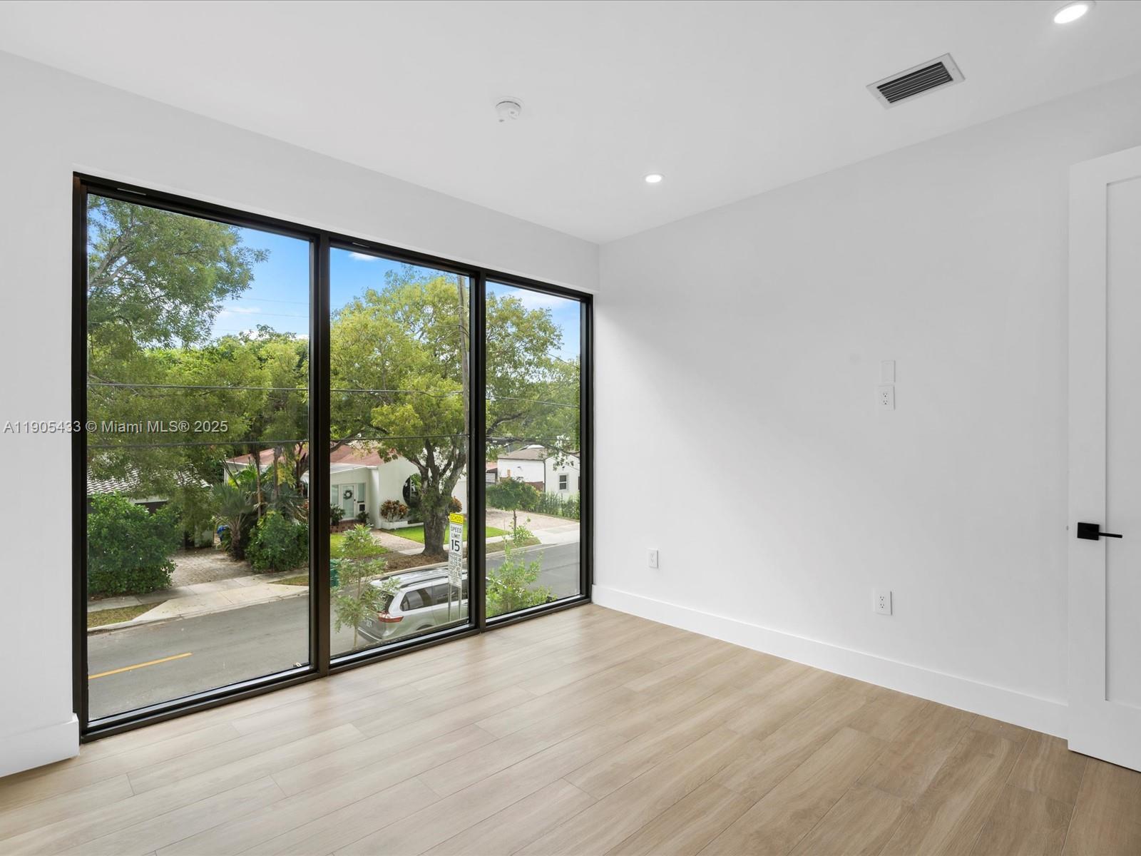 1259 SW 20th St Miami, FL 33145 1259 SW 20th St Miami, FL 33145