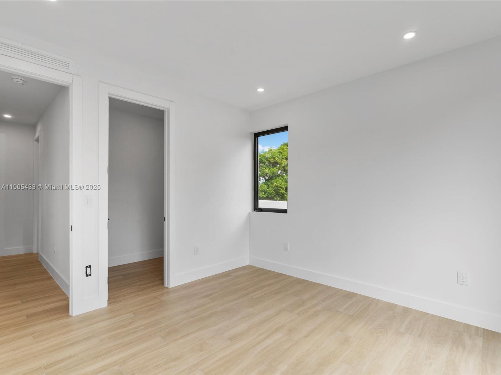 1259 SW 20th St Miami, FL 33145 1259 SW 20th St Miami, FL 33145