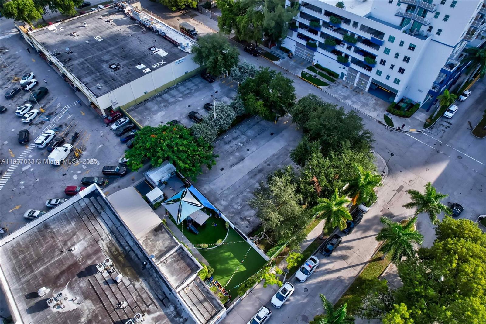 275 NE 18th St Miami, FL 33132