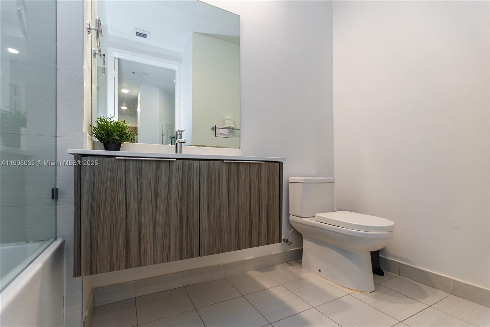 6401 NW 103rd Pl #301 Doral, FL 33178