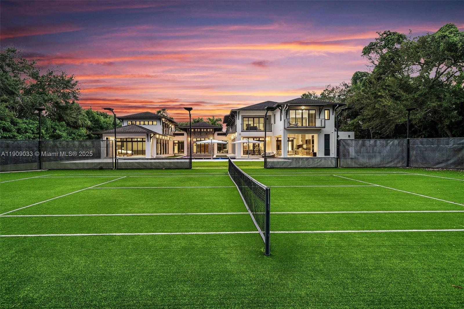 8961 SW 62nd Ct Pinecrest, FL 33156