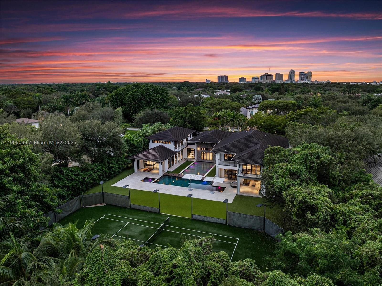 8961 SW 62nd Ct Pinecrest, FL 33156