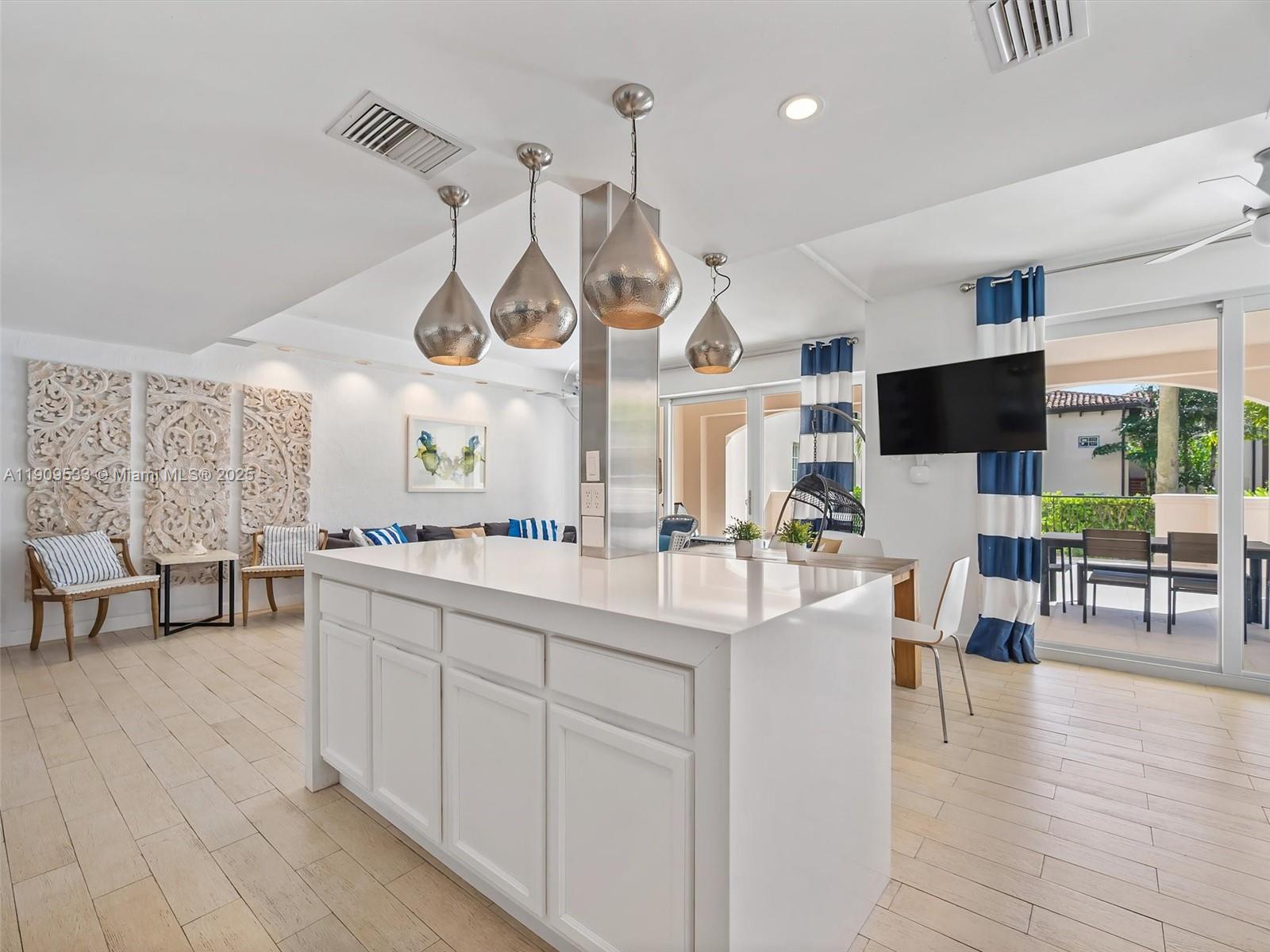 19116 Fisher Is Dr #19116 Miami Beach, FL 33109