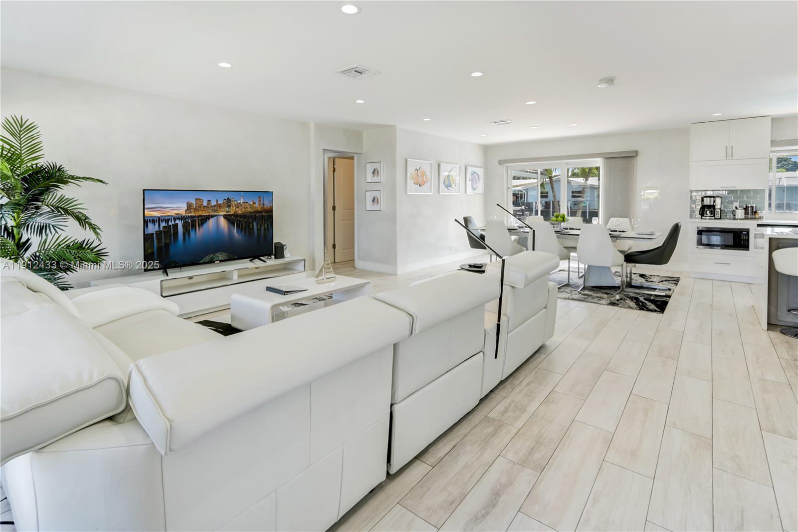 1436 NE 57th St Fort Lauderdale, FL 33334