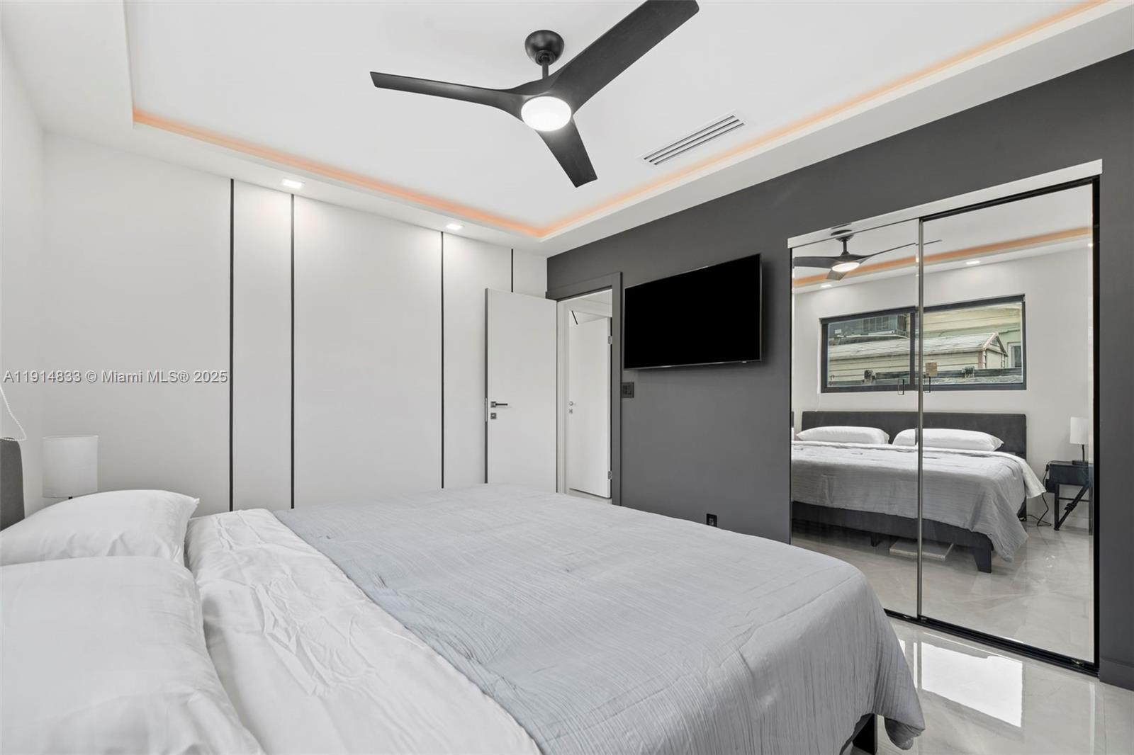 1101 N 14th Ave Hollywood, FL 33020