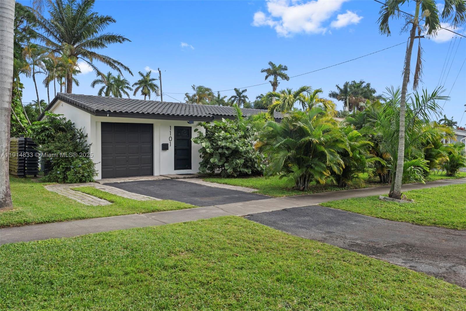 1101 N 14th Ave Hollywood, FL 33020