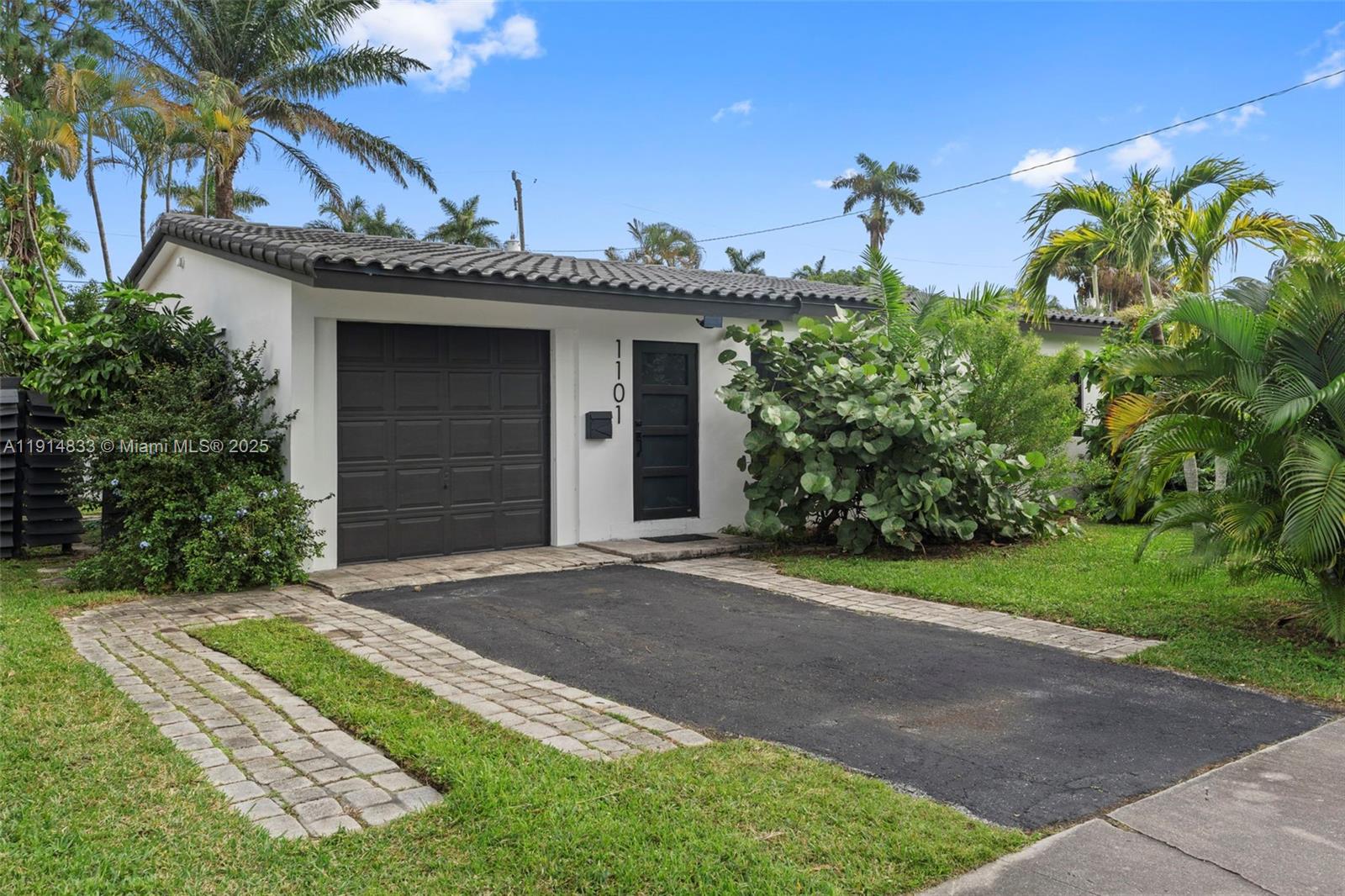 1101 N 14th Ave Hollywood, FL 33020