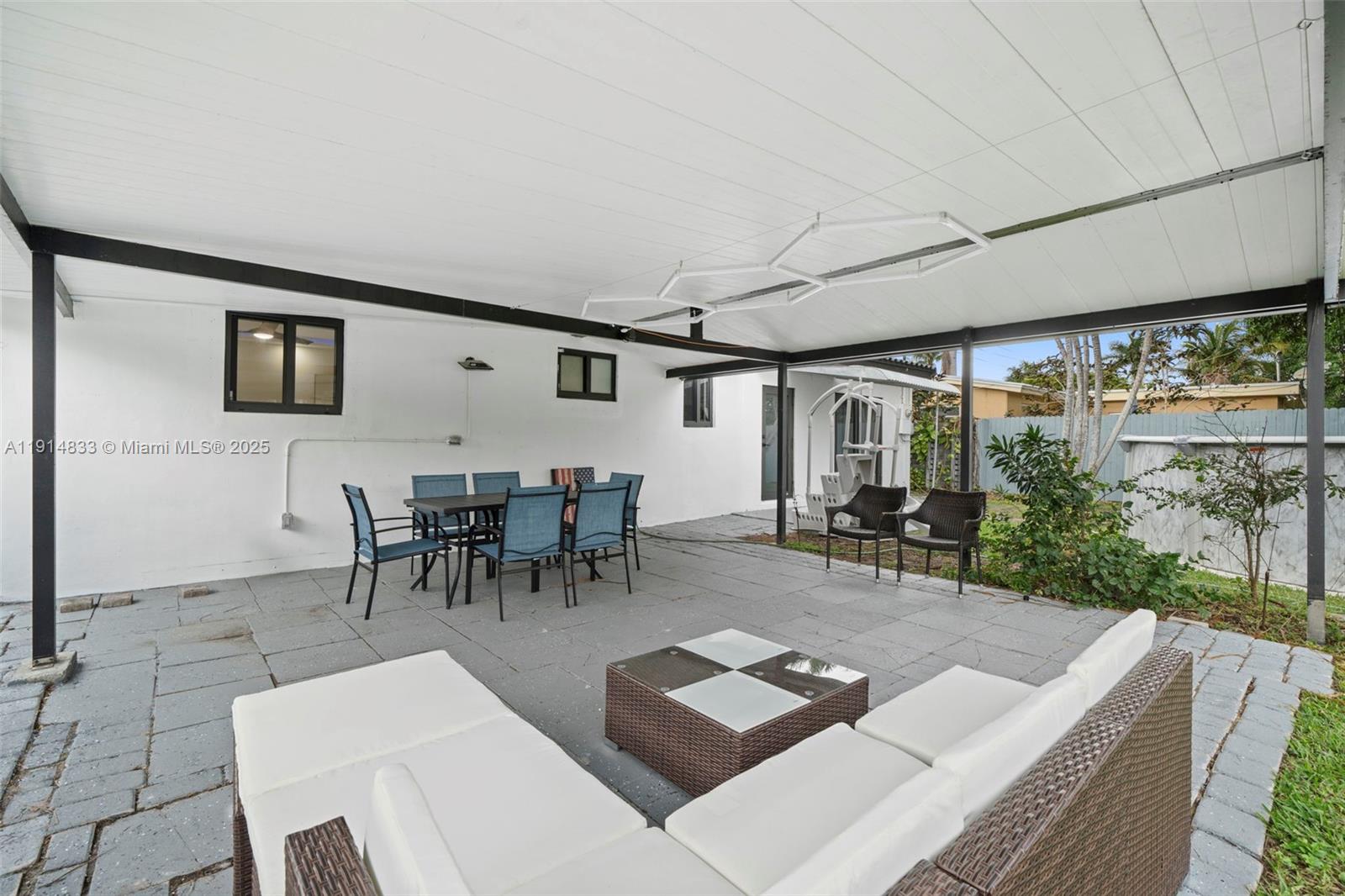 1101 N 14th Ave Hollywood, FL 33020