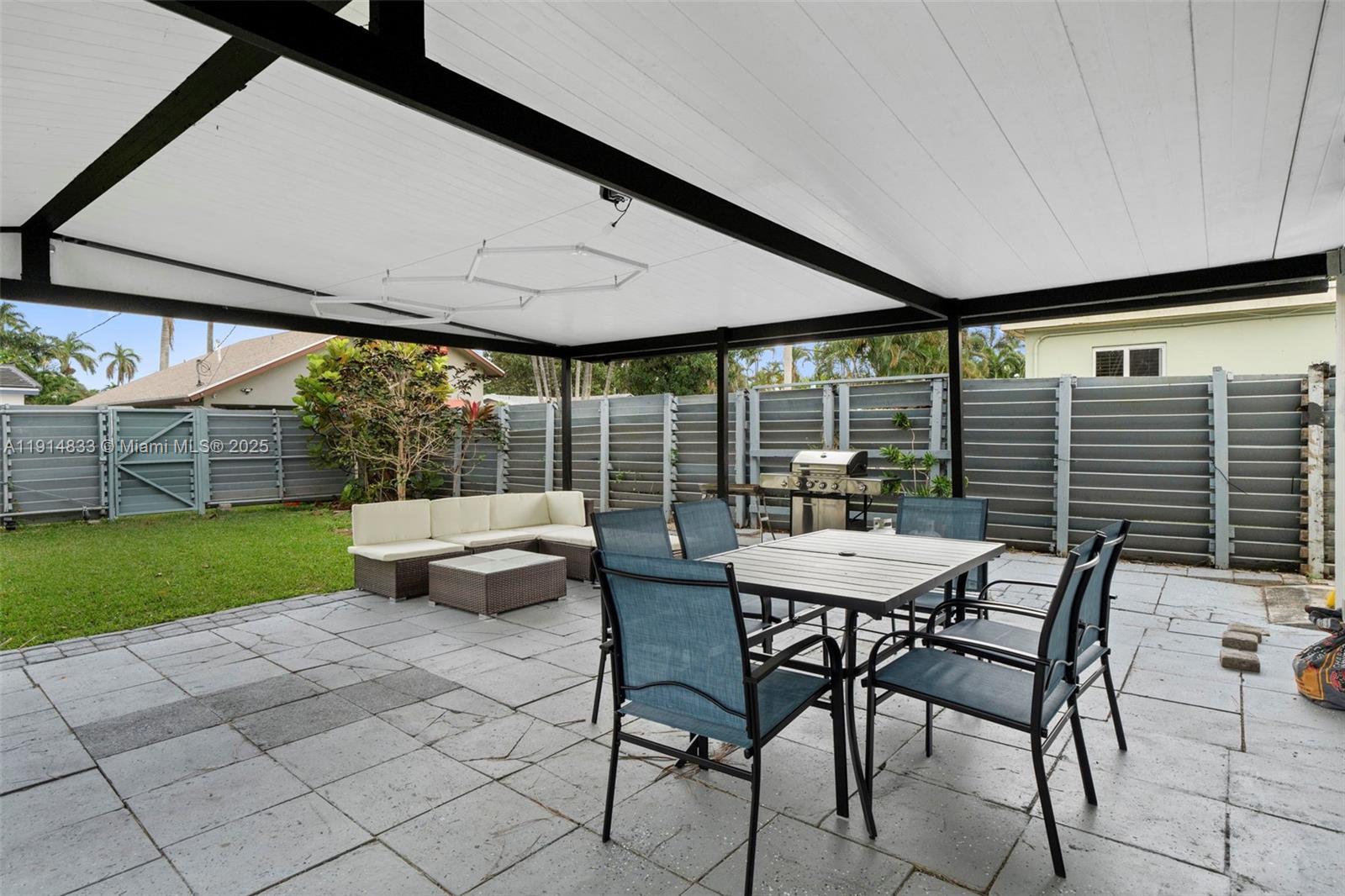 1101 N 14th Ave Hollywood, FL 33020