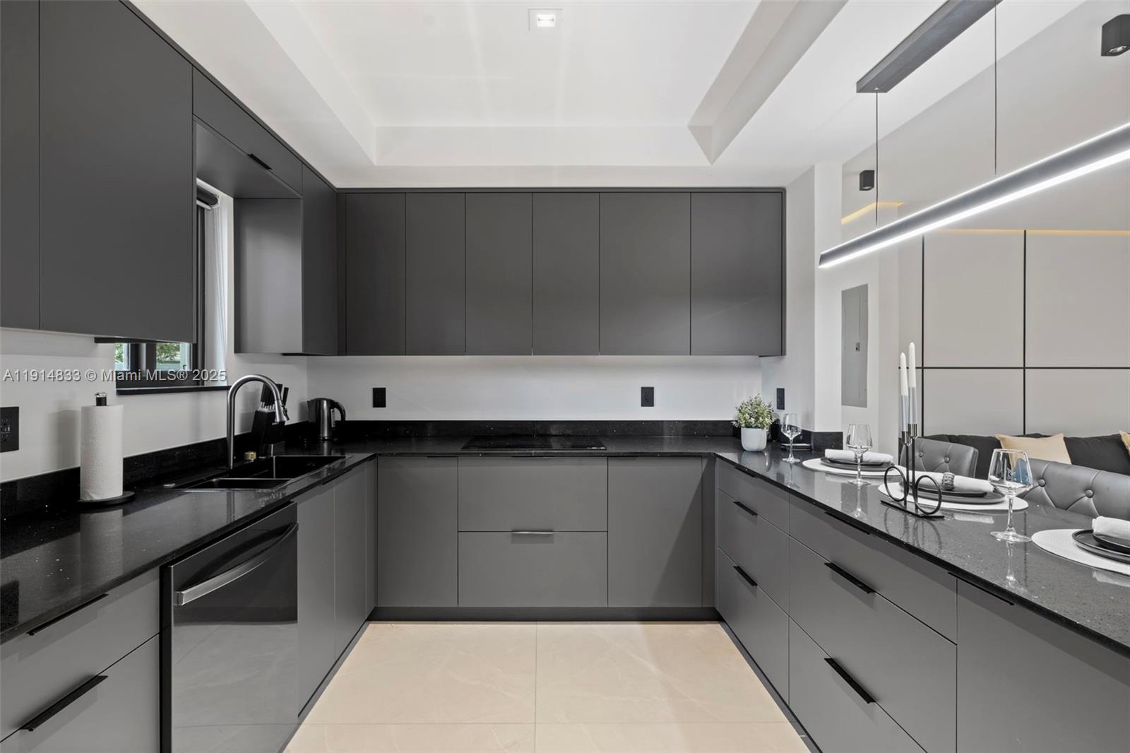 1101 N 14th Ave Hollywood, FL 33020