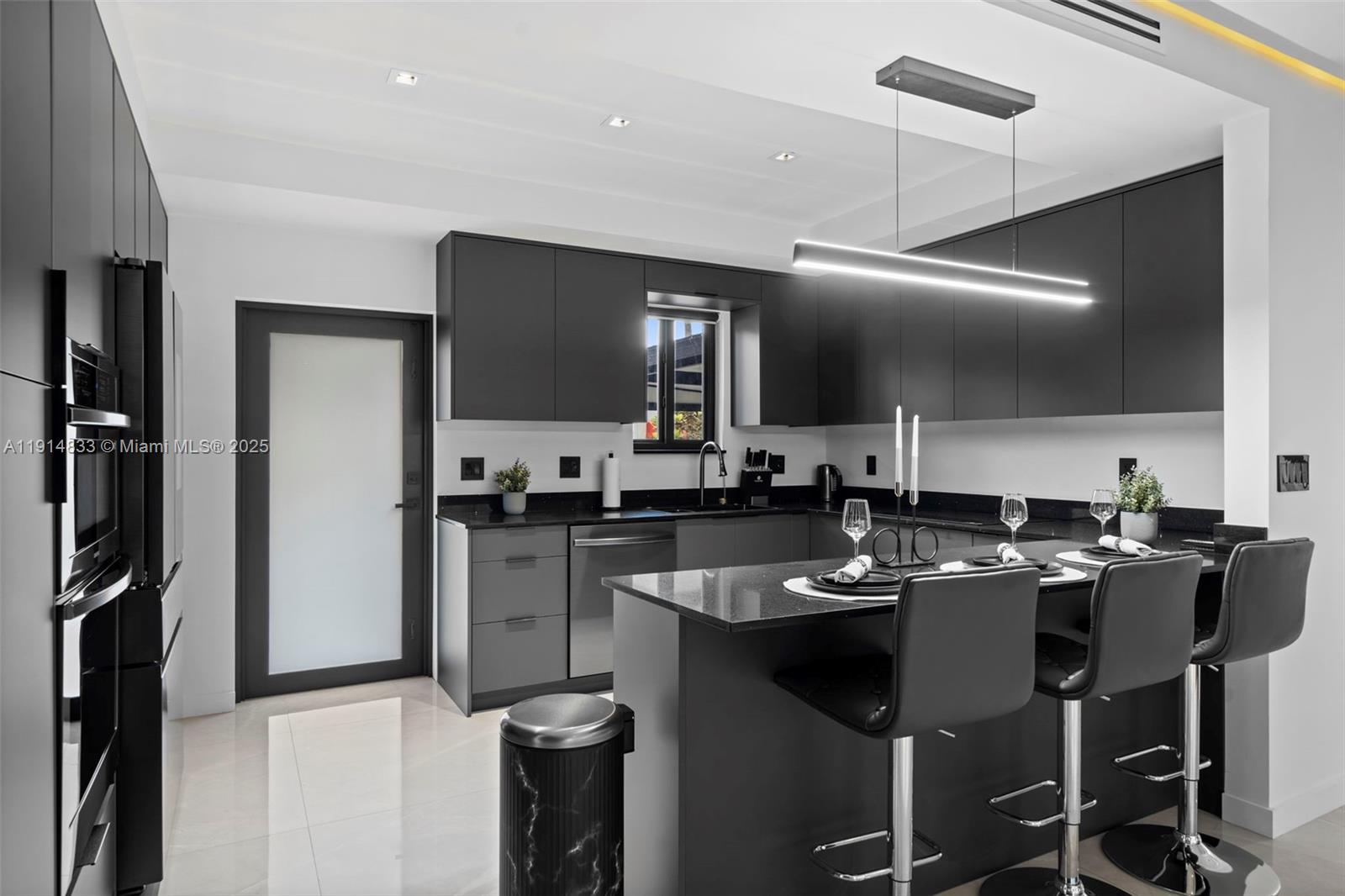 1101 N 14th Ave Hollywood, FL 33020