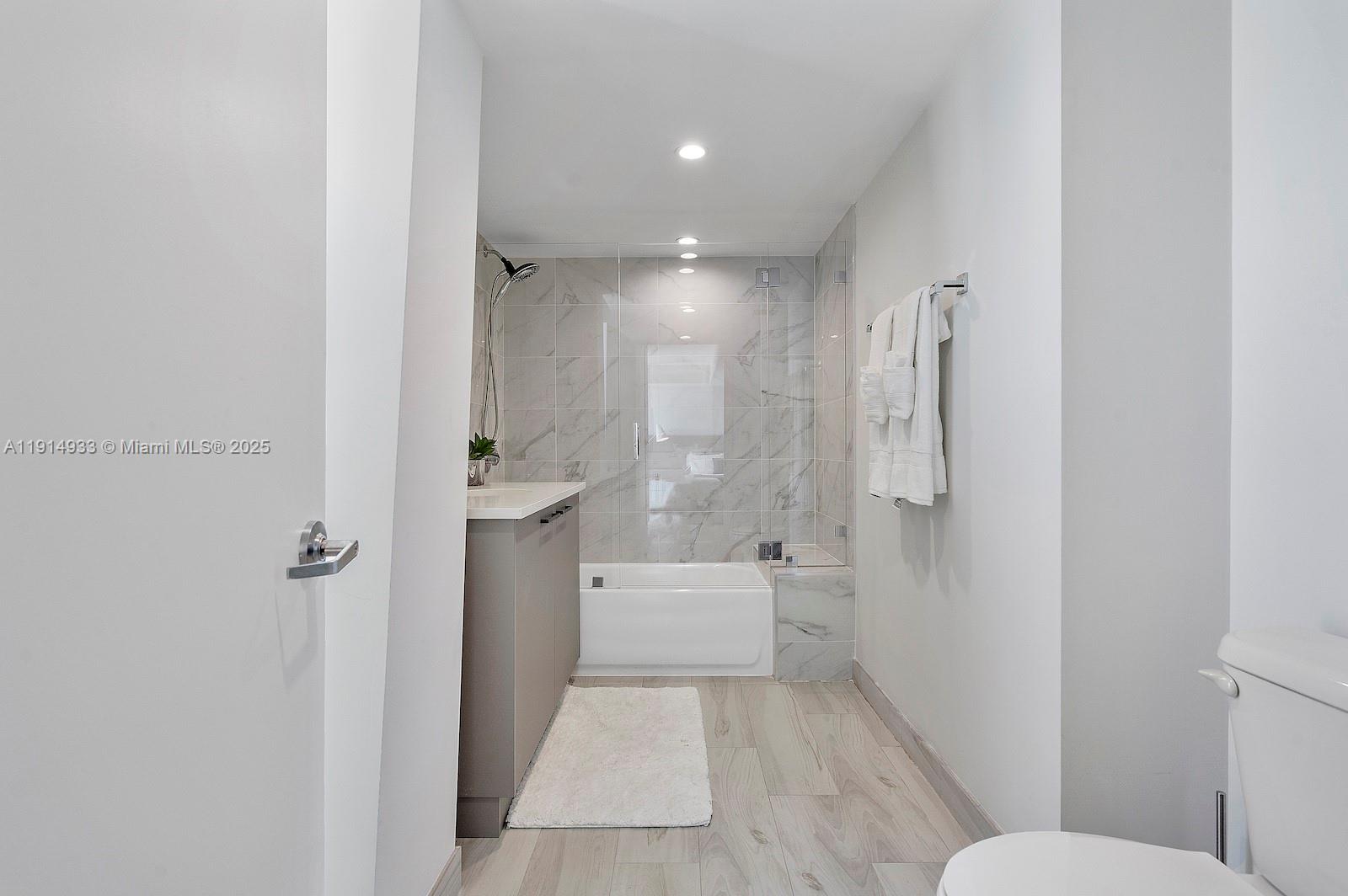 1150 101st St #701 Bay Harbor Islands, FL 33154