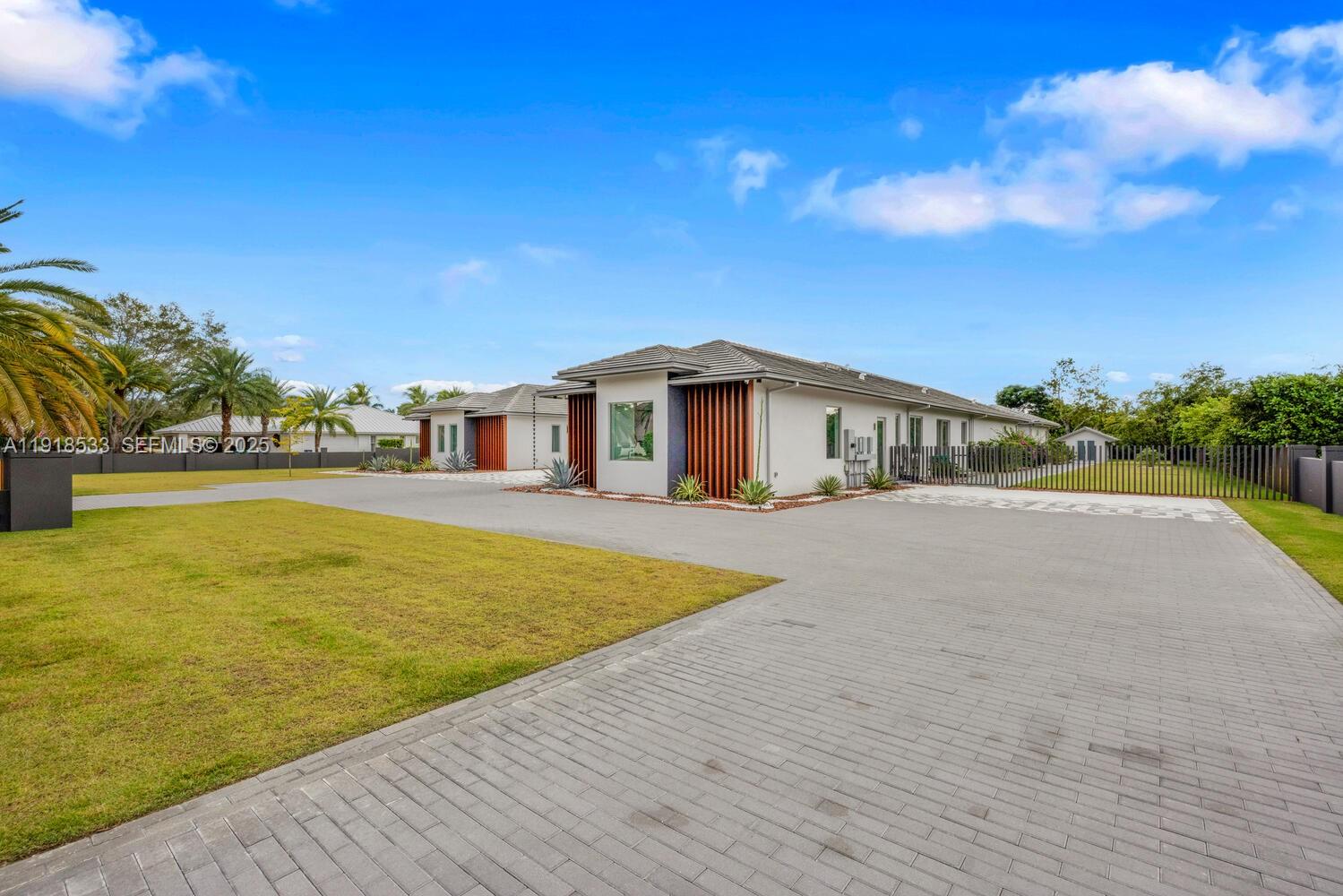 9790 SW 62nd St Miami, FL 33173