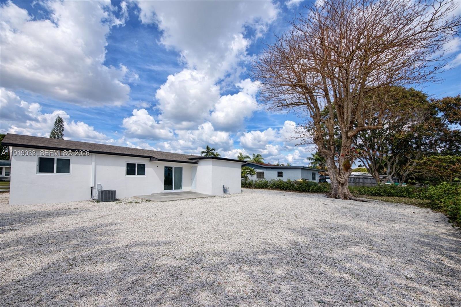 14313 SW 110th Ave Miami, FL 33176