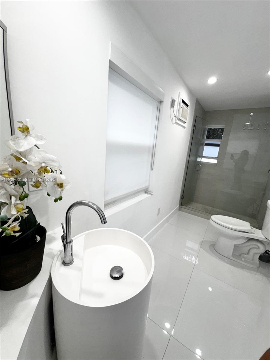 3470 Sheridan Ave #n/a Miami Beach, FL 33140