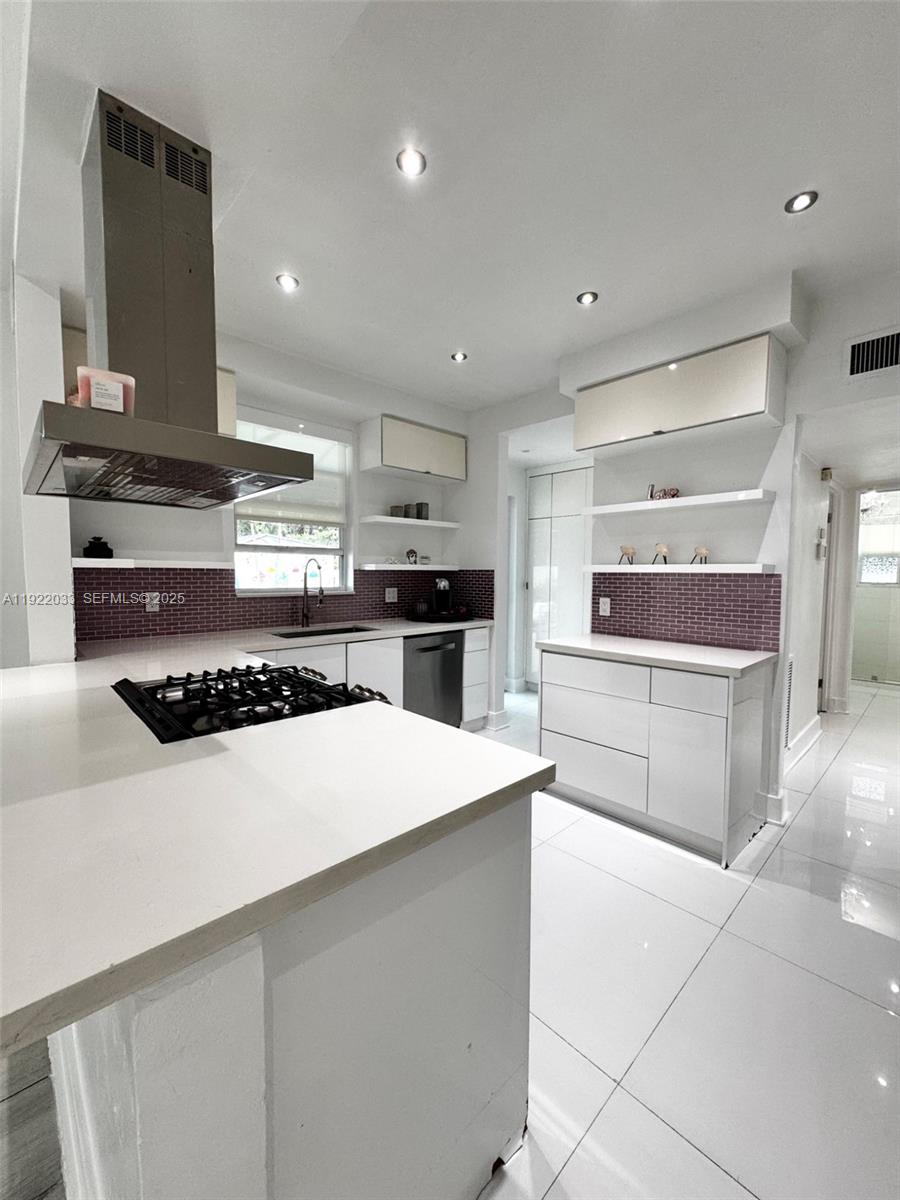 3470 Sheridan Ave #n/a Miami Beach, FL 33140