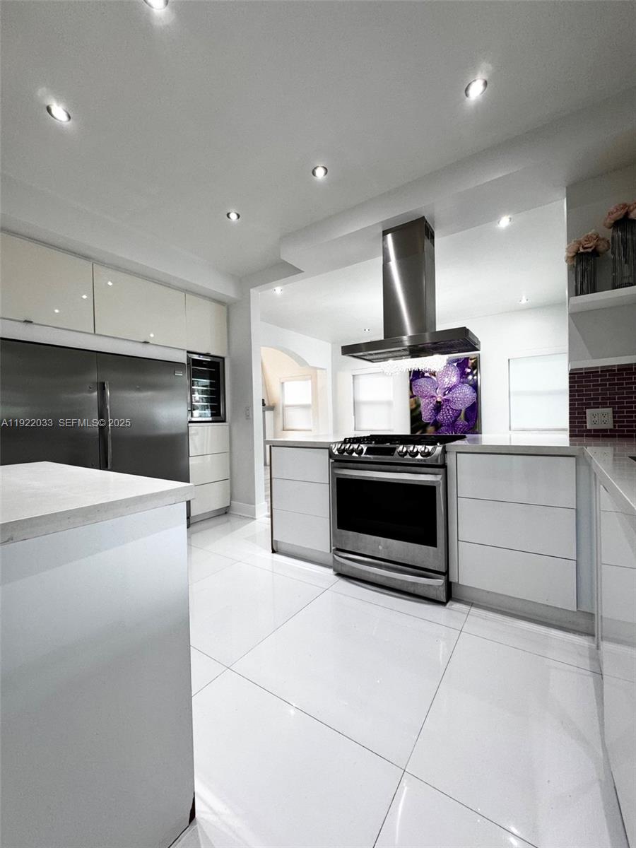 3470 Sheridan Ave #n/a Miami Beach, FL 33140