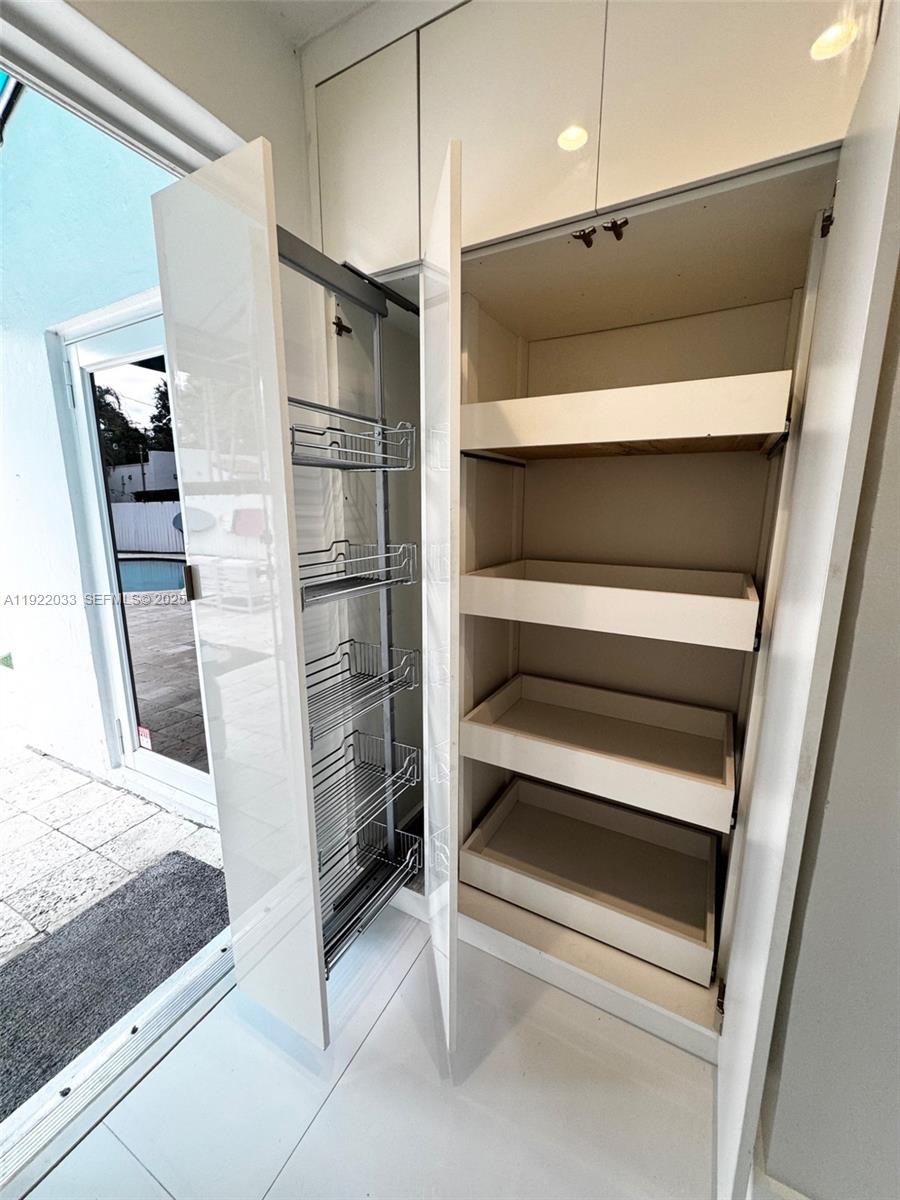 3470 Sheridan Ave #n/a Miami Beach, FL 33140