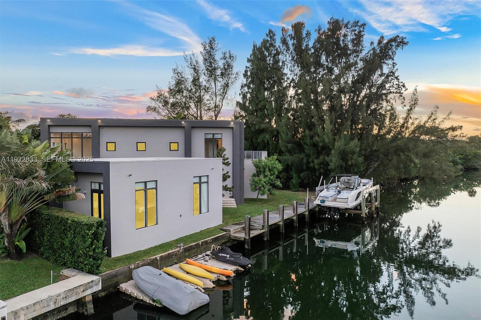 1009 NE 104th St Miami Shores, FL 33138