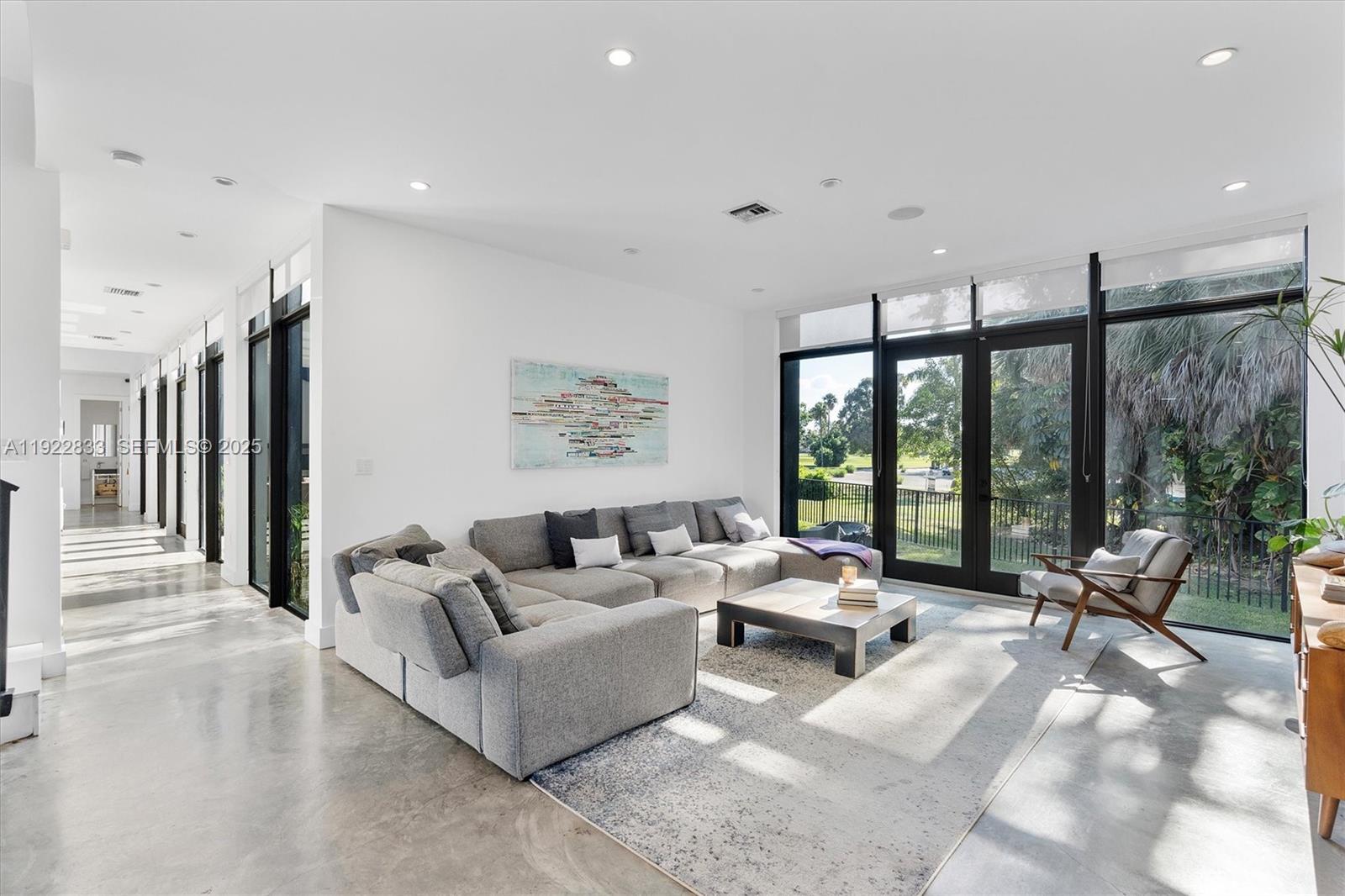 1009 NE 104th St Miami Shores, FL 33138