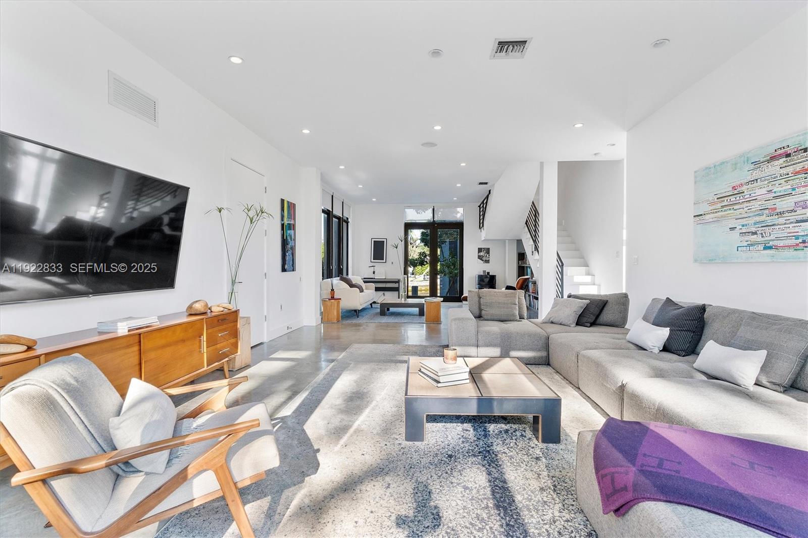 1009 NE 104th St Miami Shores, FL 33138