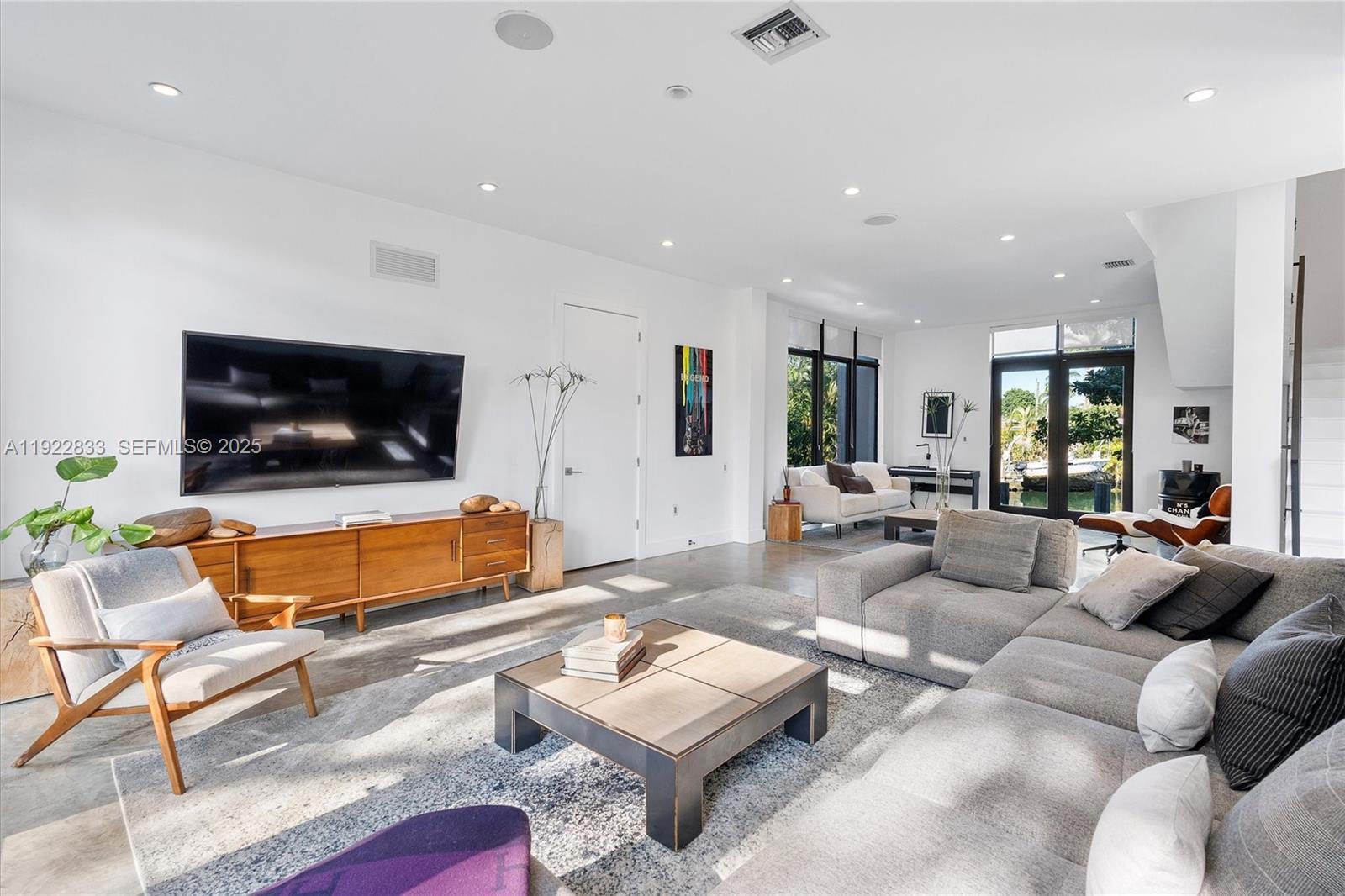 1009 NE 104th St Miami Shores, FL 33138