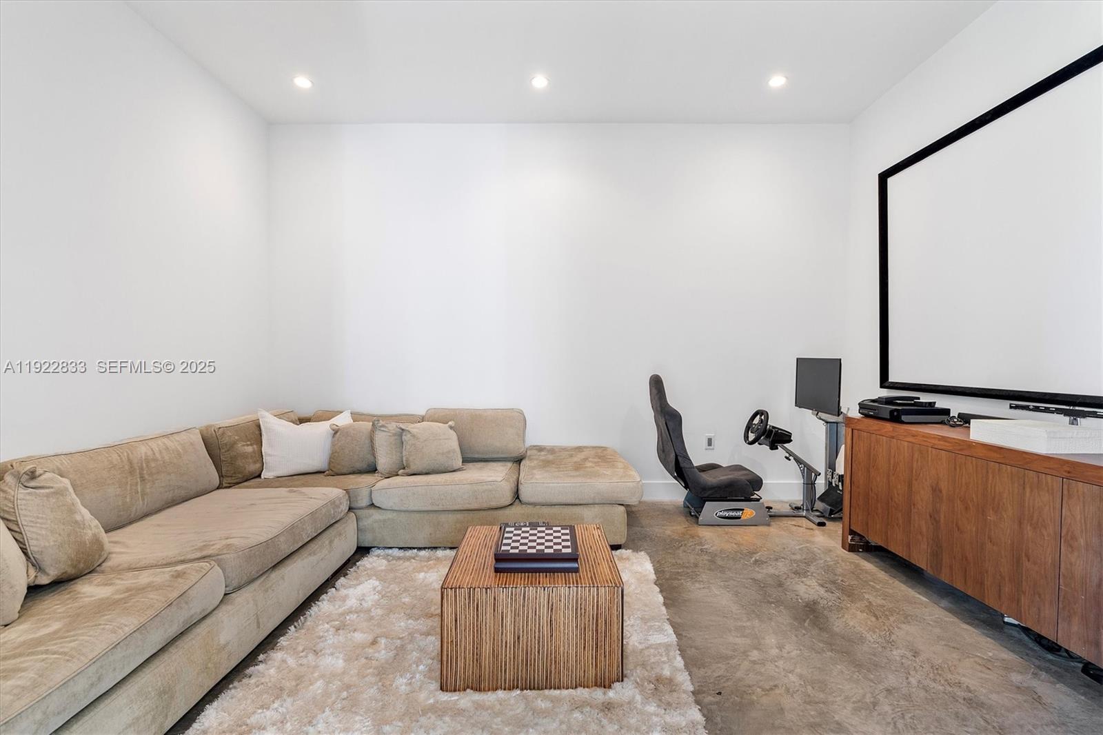 1009 NE 104th St Miami Shores, FL 33138