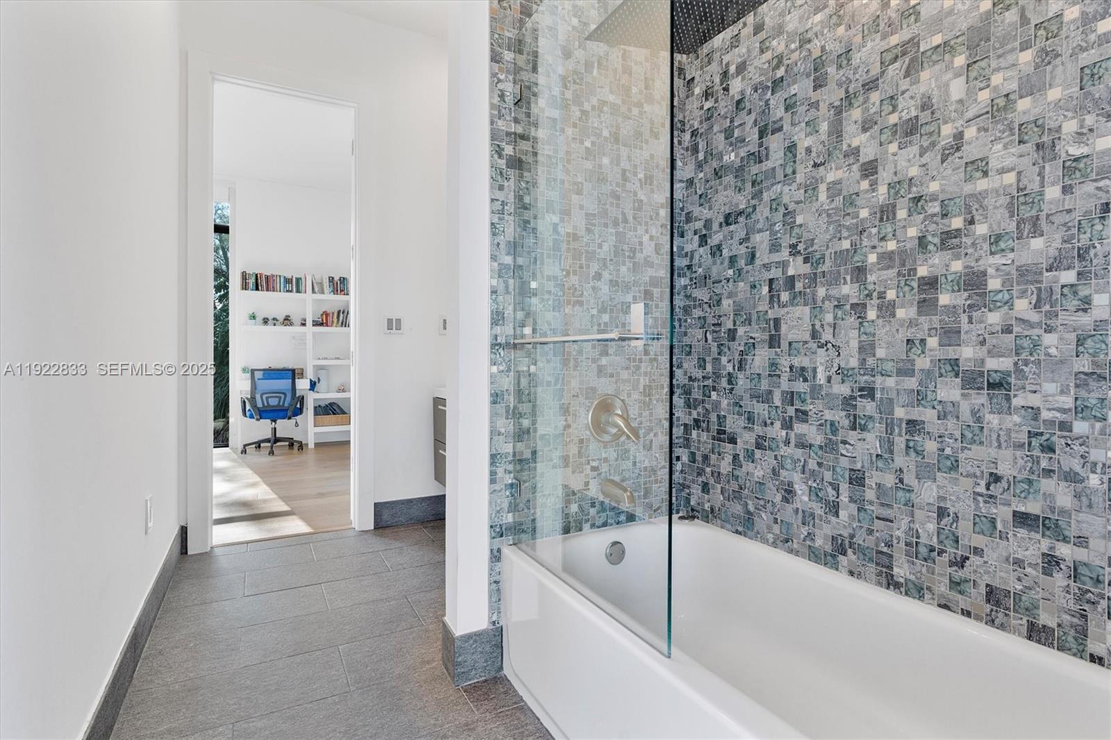 1009 NE 104th St Miami Shores, FL 33138