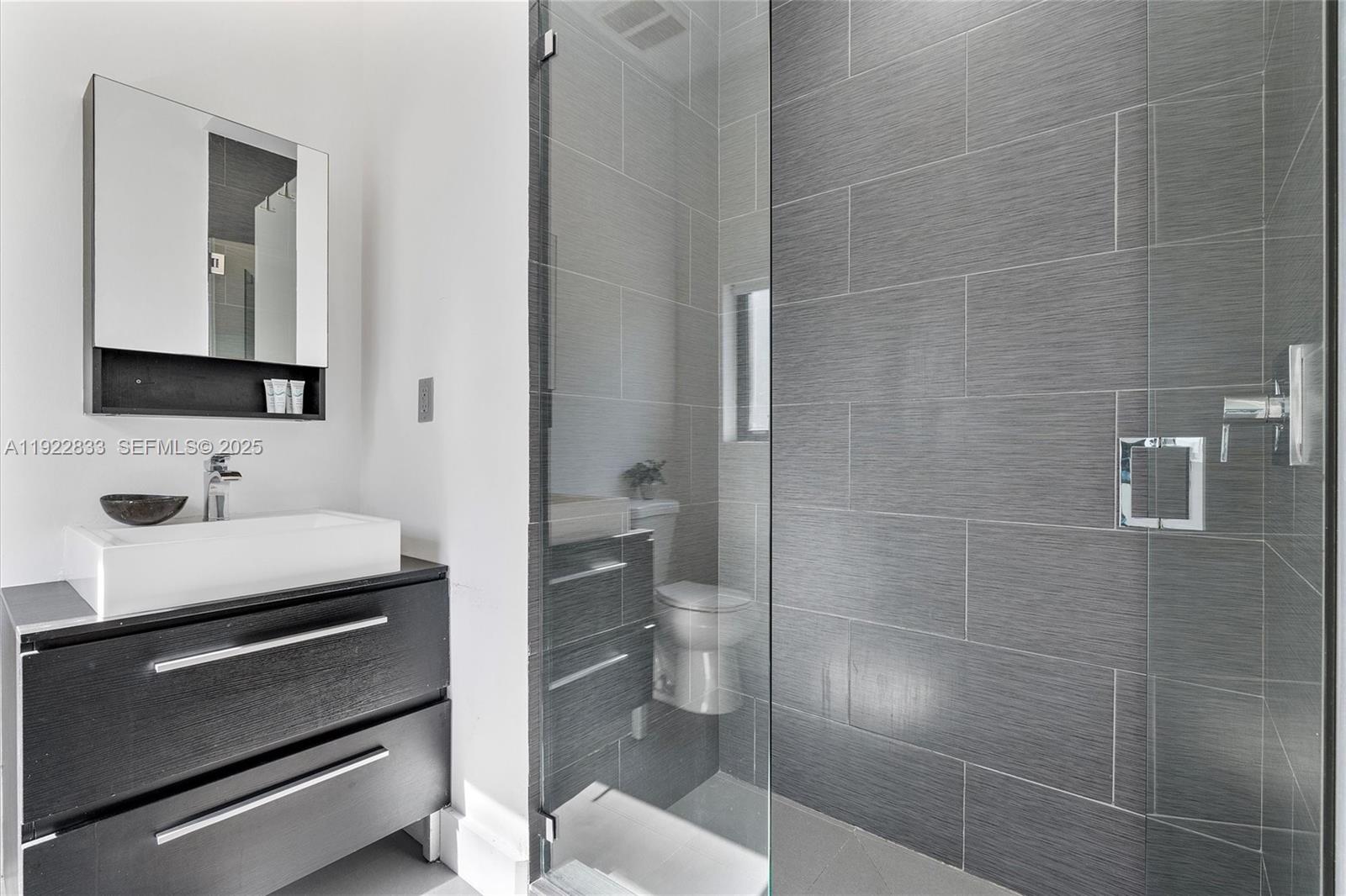 1009 NE 104th St Miami Shores, FL 33138