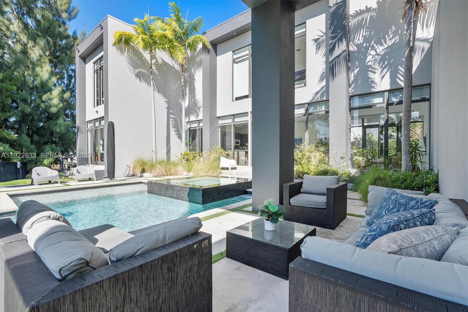 1009 NE 104th St Miami Shores, FL 33138