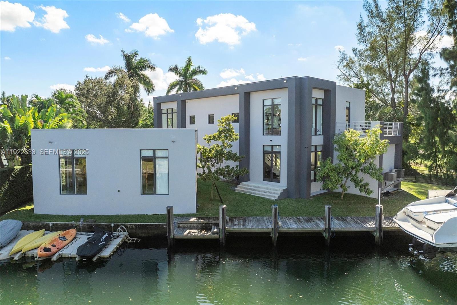 1009 NE 104th St Miami Shores, FL 33138